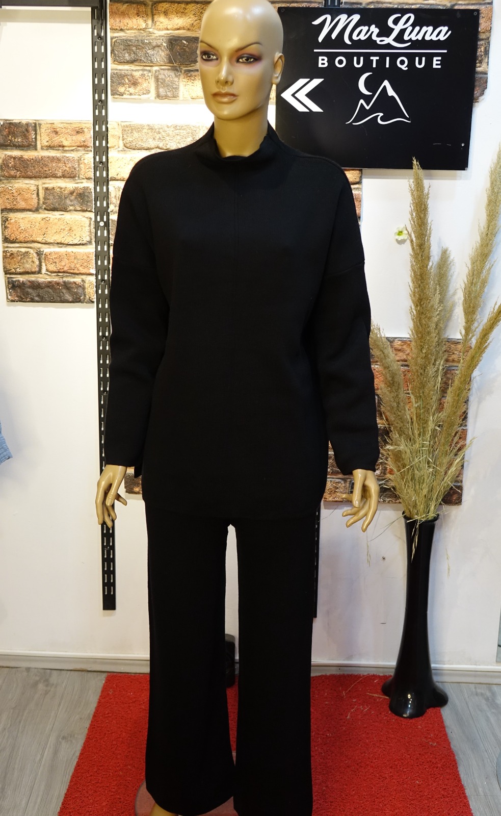 Düz Kesim Kadın Triko Takım – Standart Beden (Üst & Pantolon)