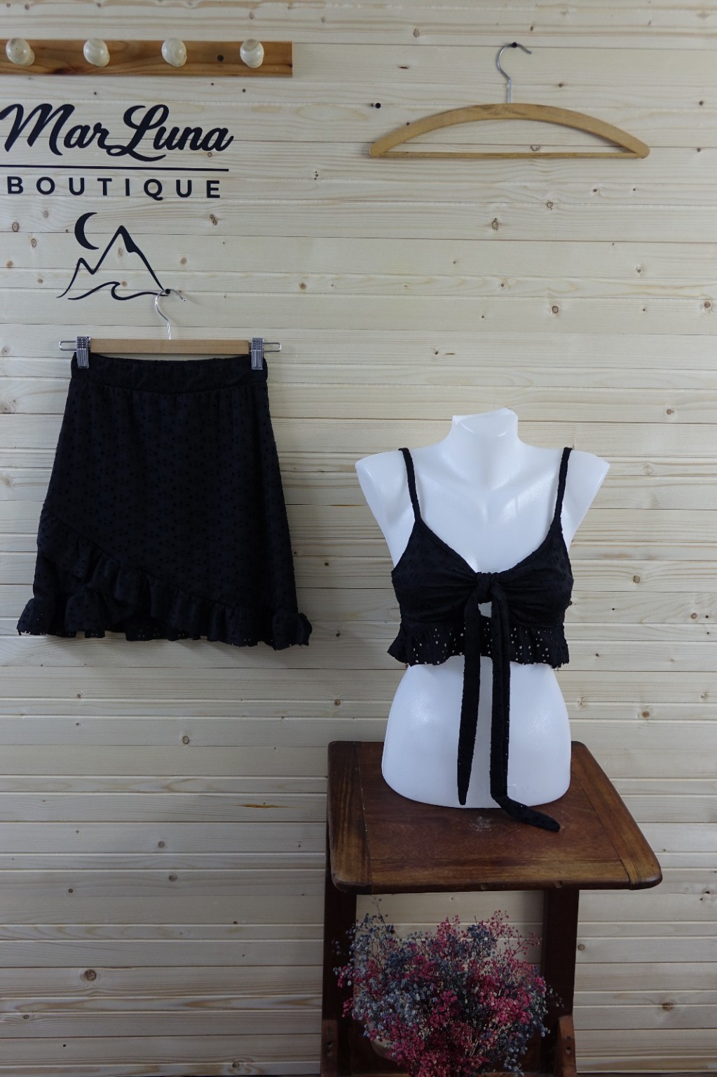 Kadın Crop Top Mini Etek Takım – Fırfırlı Yazlık Etek Bluz Kombin