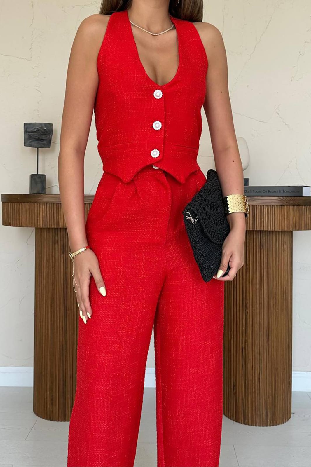 Kırmızı Halter Yaka Yelek & Pantolon Takımı – Kadın Şık Takım –