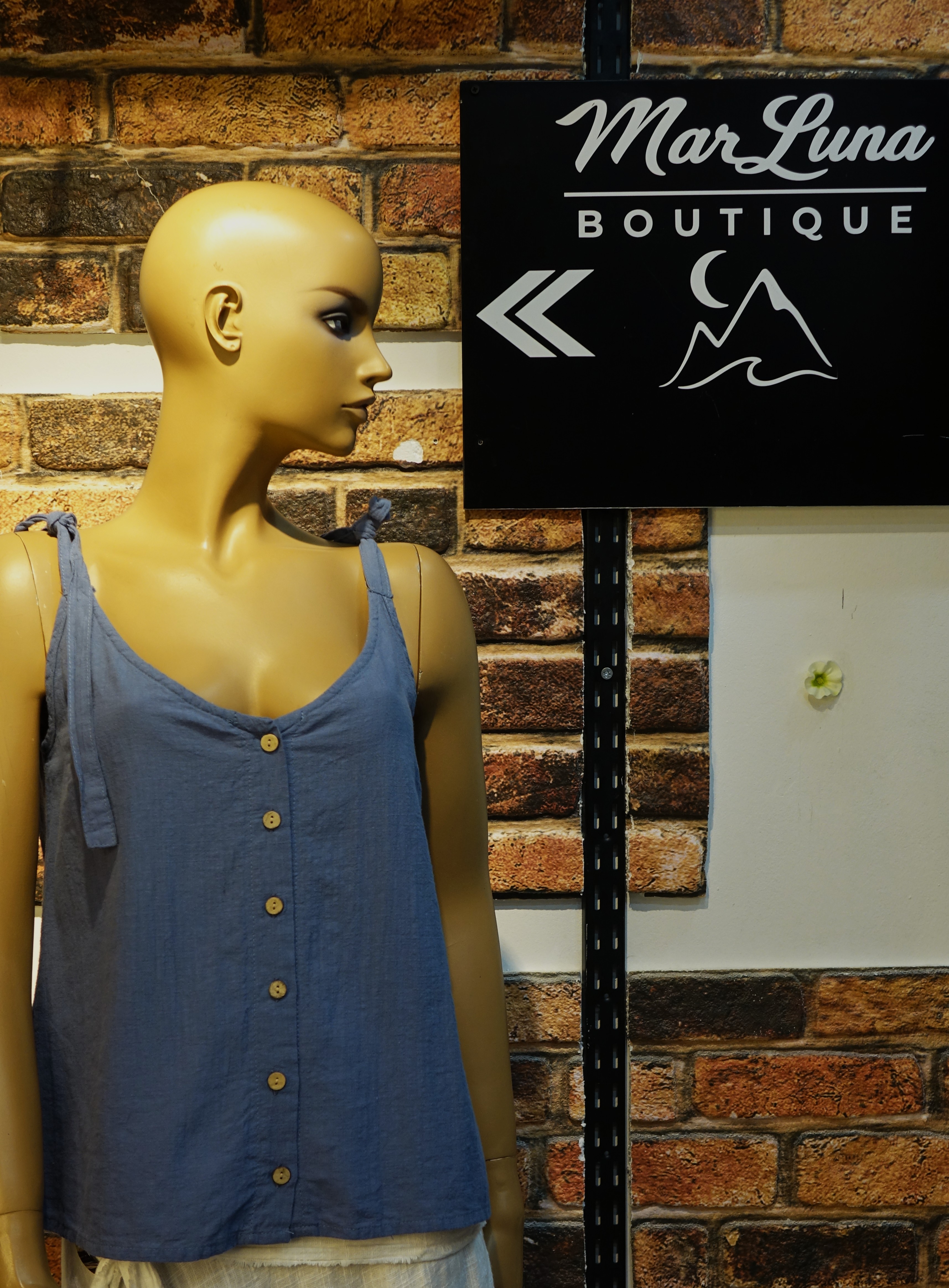 Mavi Askılı Düğmeli Kadın Bluz – Yazlık Rahat Kadın Üst | MarLuna