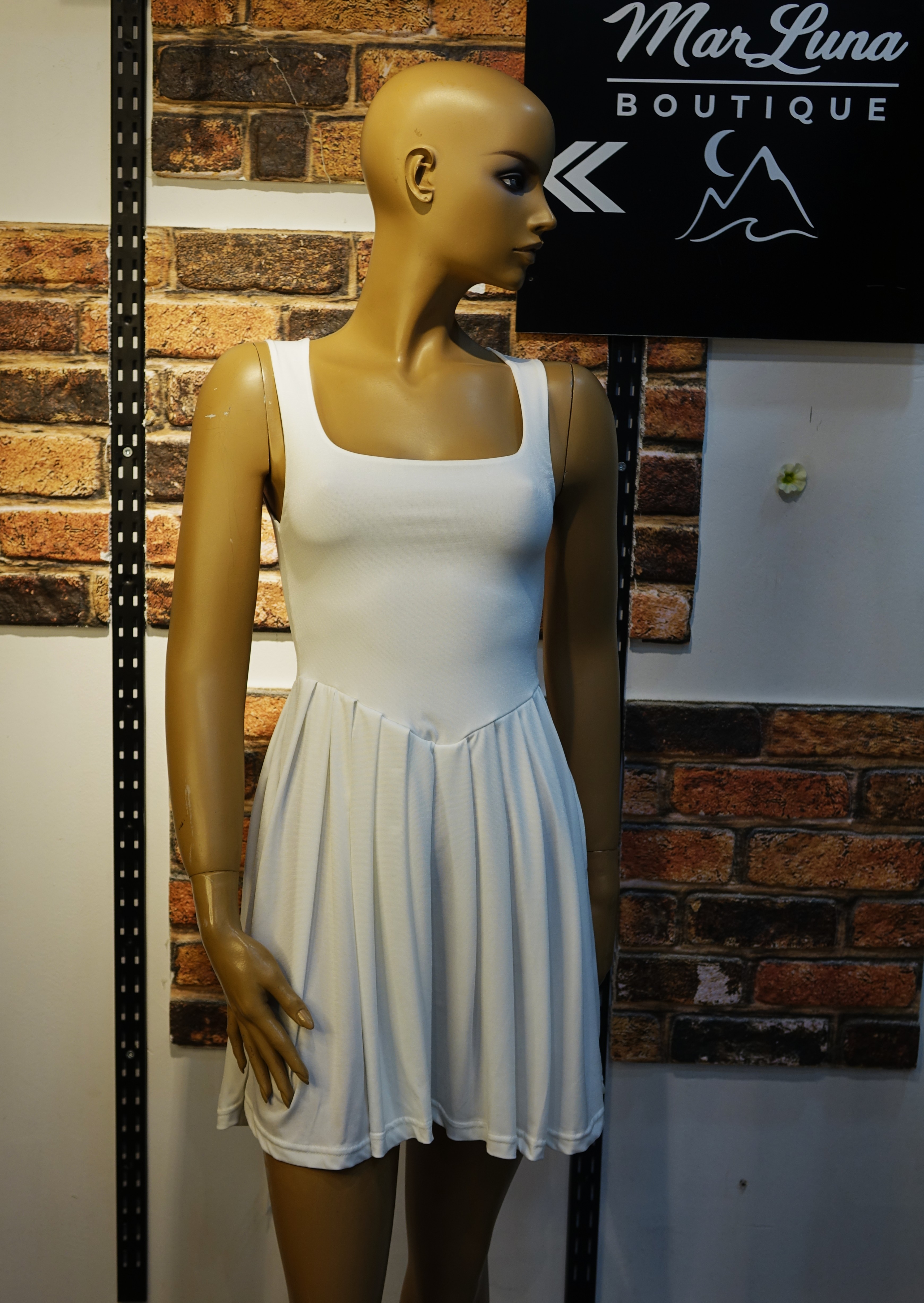 Beyaz Kare Yaka Mini Kadın Elbise – Basic Fit Yazlık Günlük Elbise | MarLuna