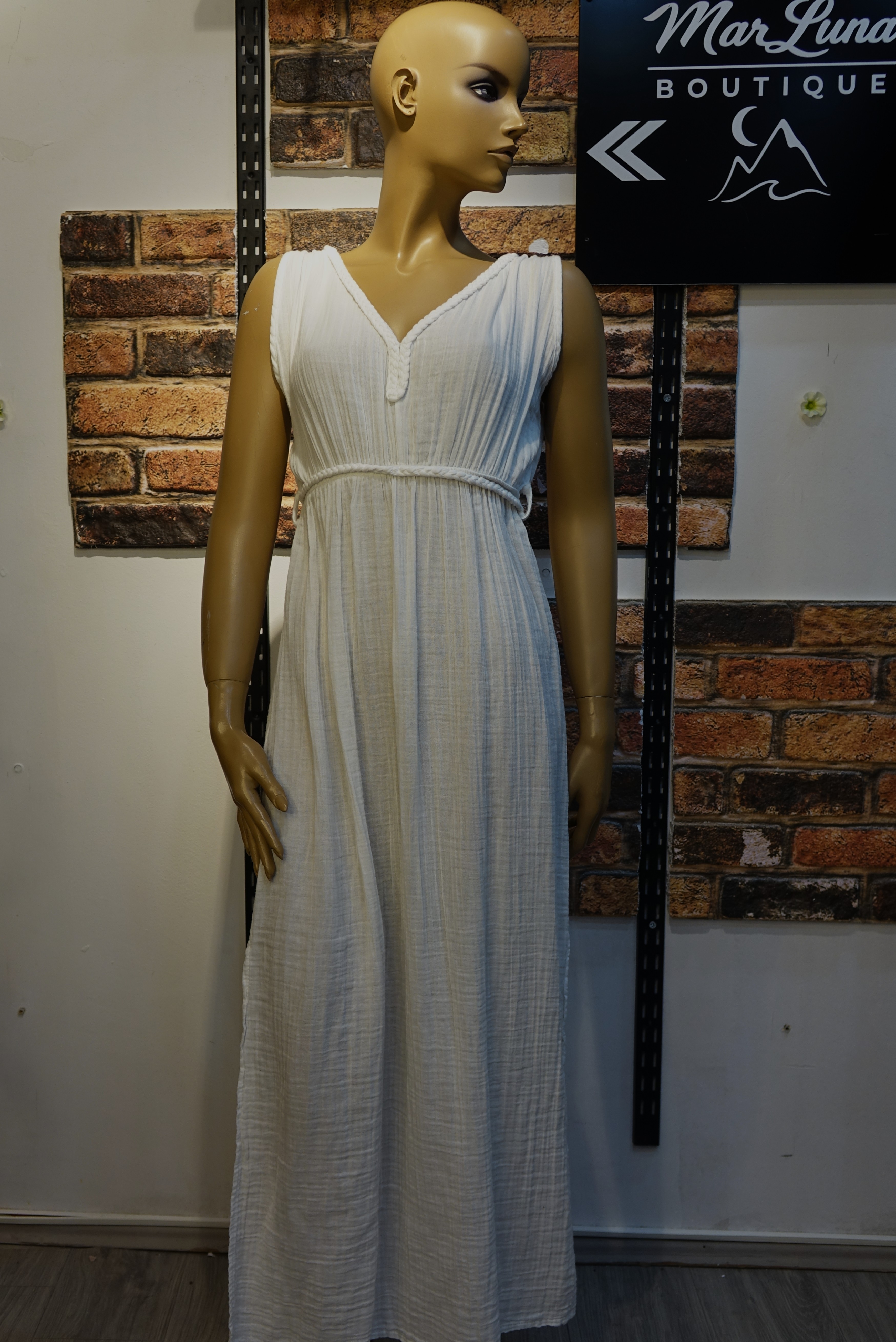 Beyaz Sırt Dekolteli Uzun Kadın Elbise – V Yaka Yırtmaçlı Boho Yazlık Maxi Elbise | MarLuna