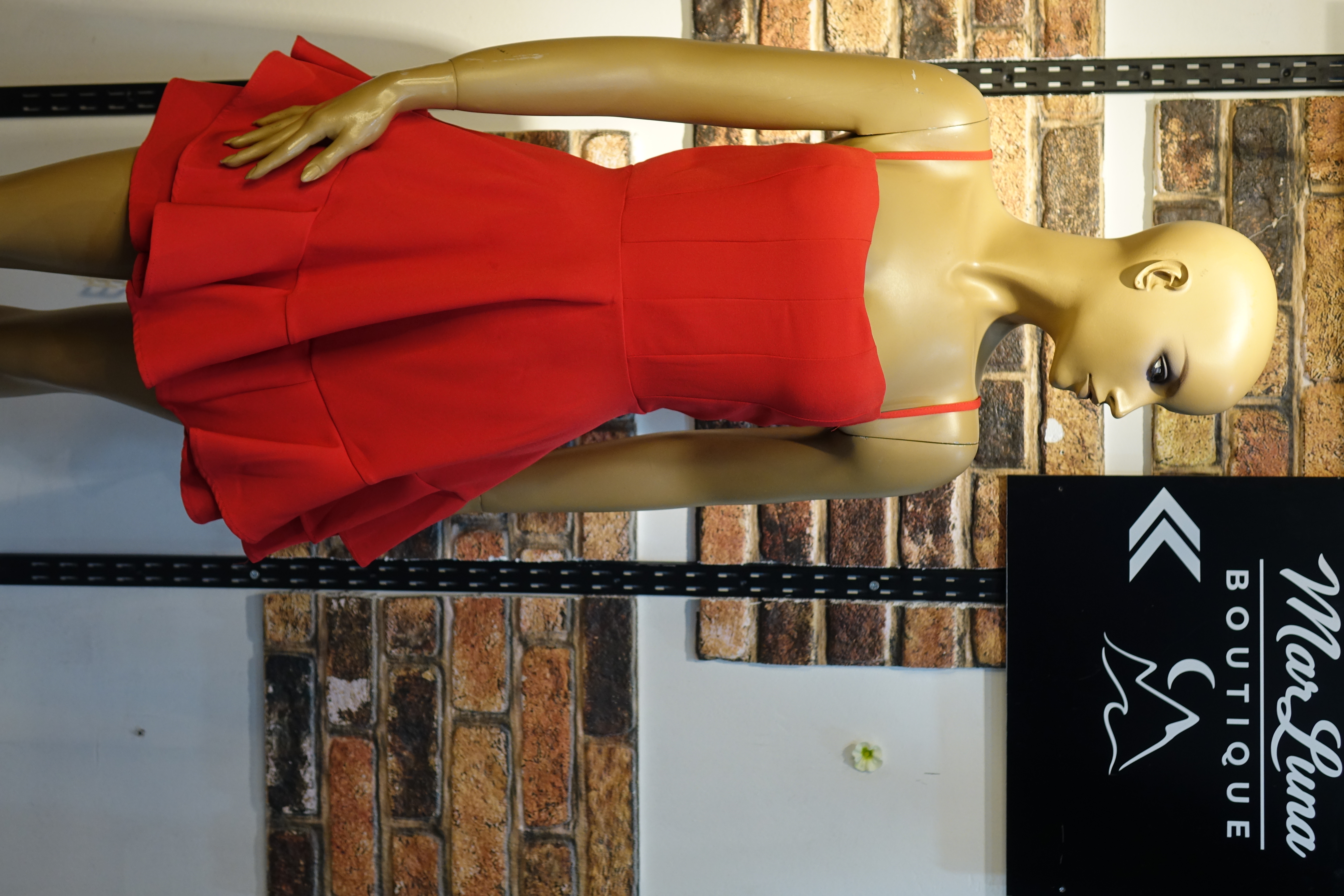 Kırmızı Askılı Mini Kadın Elbise – Korsaj Detaylı Volanlı Şık Elbise | MarLuna