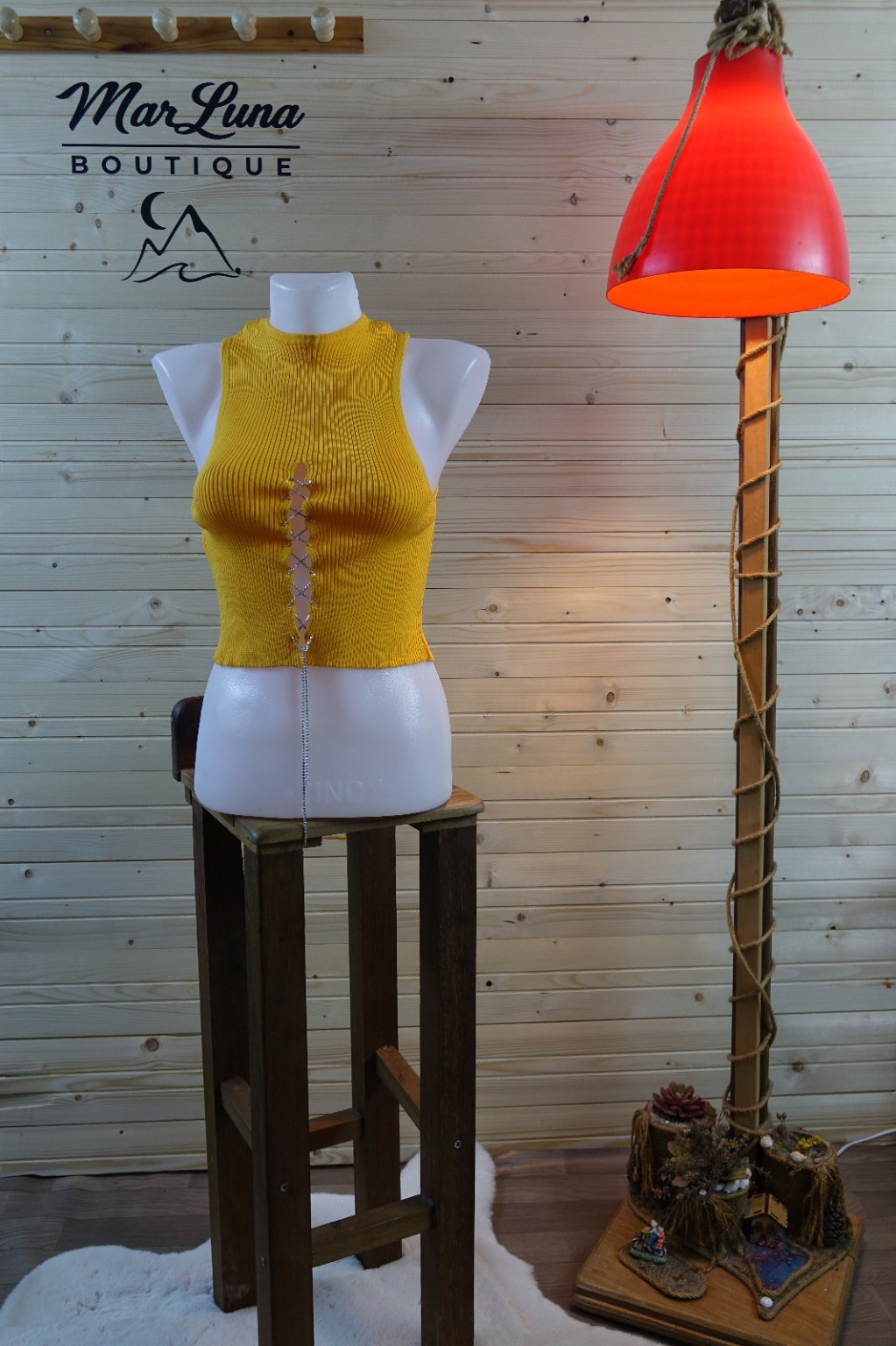 Sarı Bağcık Detaylı Halter Yaka Ribana Crop Top – Yazlık Kadın Bluz