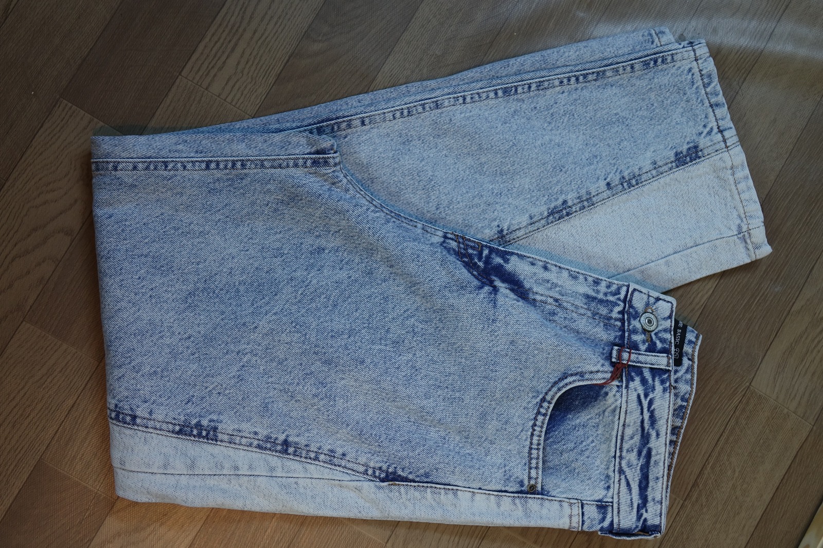 Açık Mavi Yüksek Bel Mom Jean – Kadın Taş Yıkama Denim Pantolon