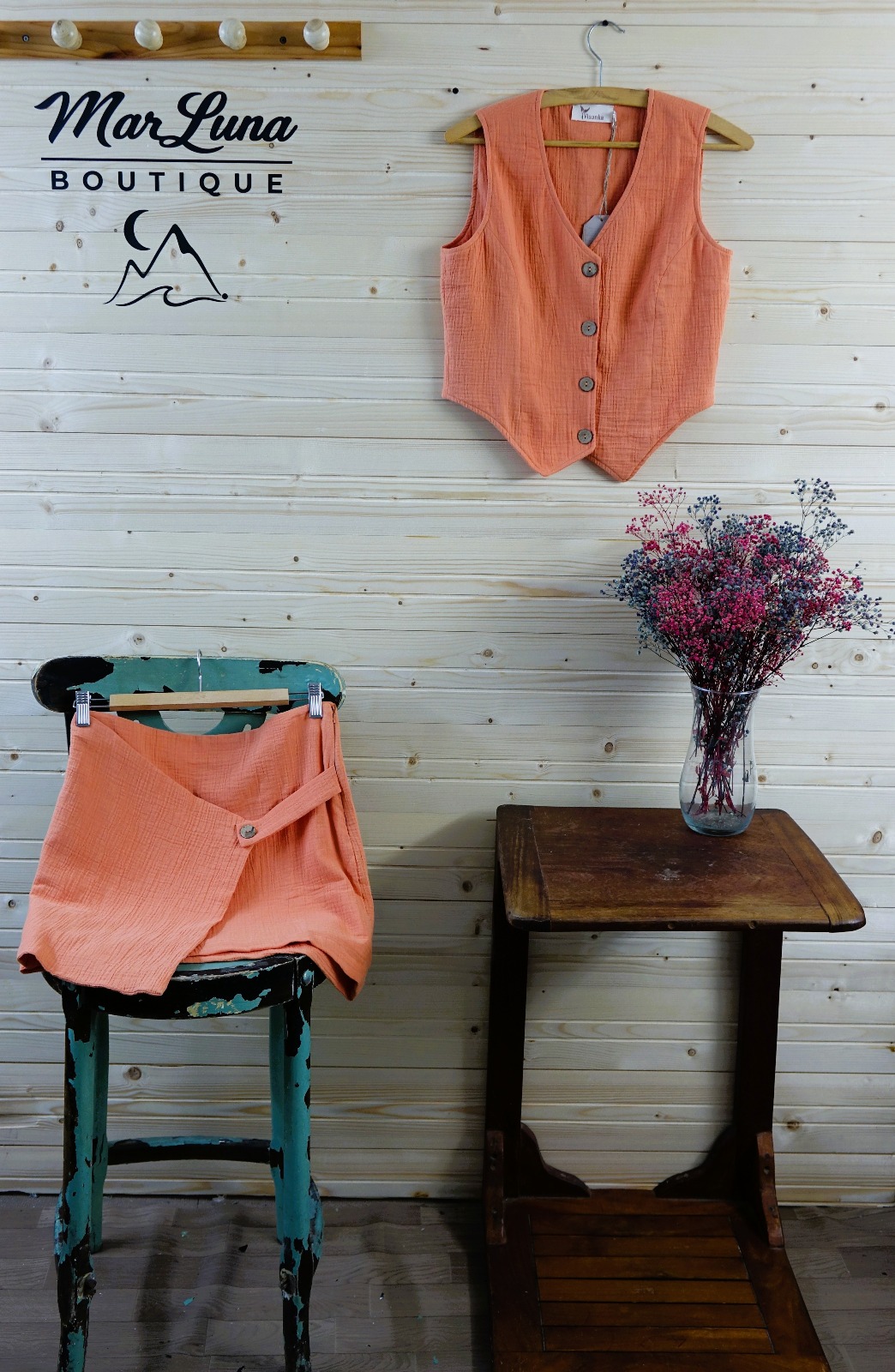 Siyah Yelek Etek Muslin Takım – Düğme Detaylı Kadın Şık İkili Takım | MarLuna