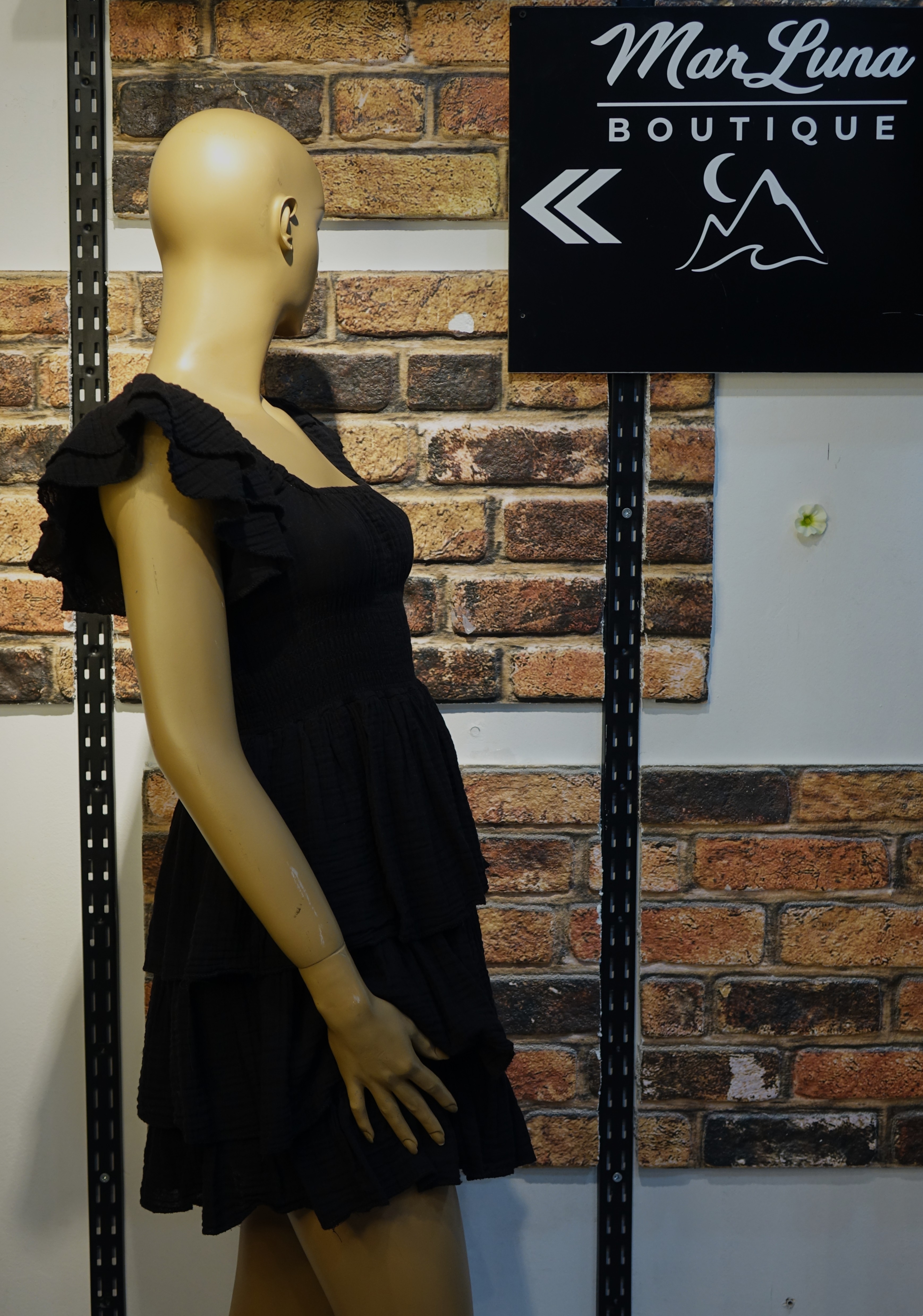 Siyah Fırfırlı Mini Kadın Elbise – Gipeli Bel Detaylı Kat Kat Yazlık Elbise | MarLuna