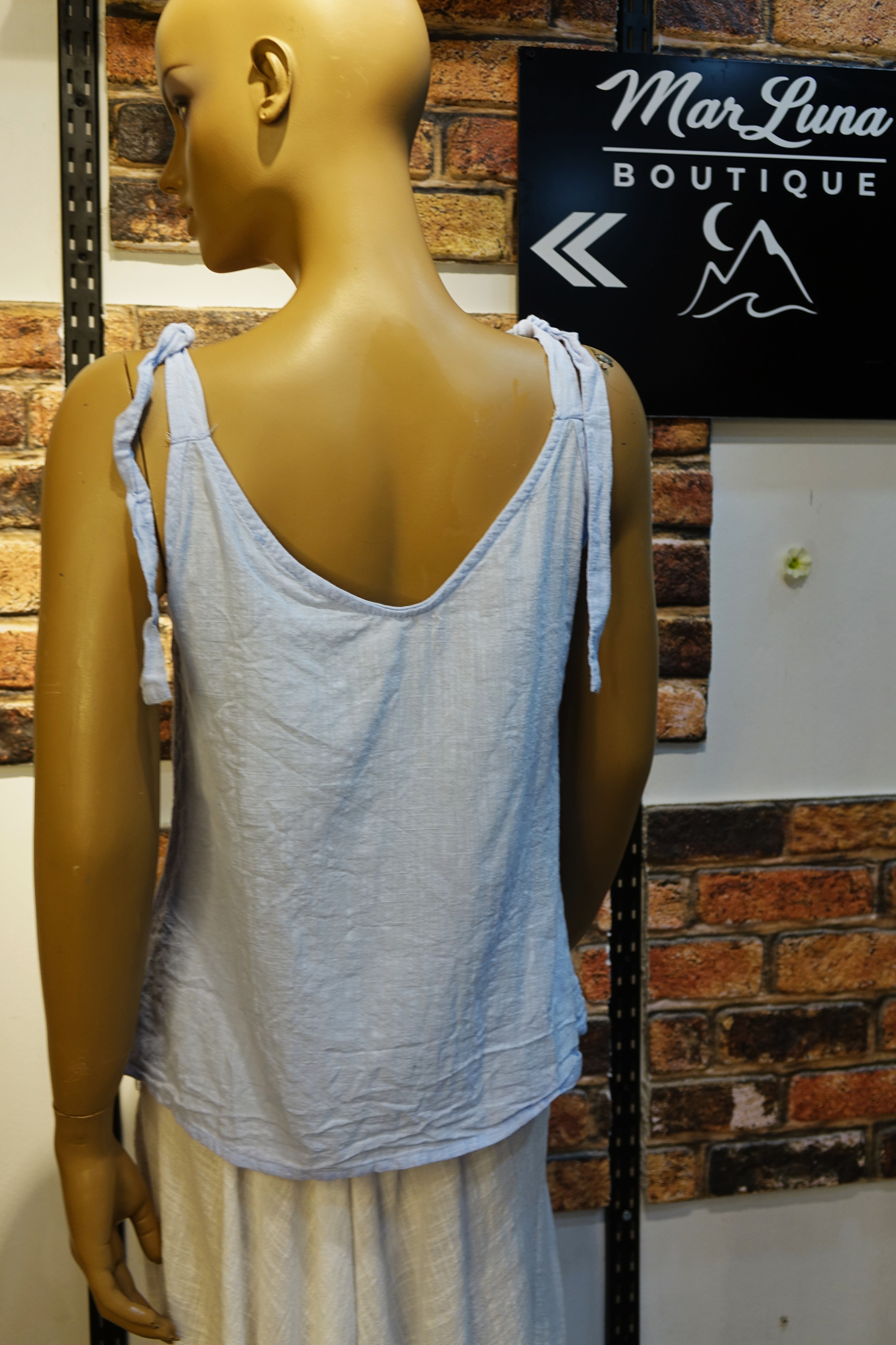 Açık Mavi Askılı Düğmeli Kadın Bluz – Yazlık Rahat Kadın Üst | MarLuna