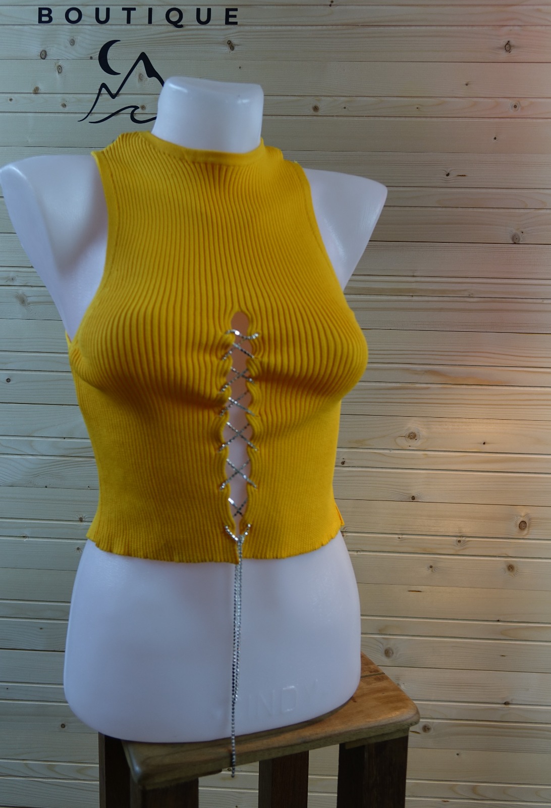 Sarı Bağcık Detaylı Halter Yaka Ribana Crop Top – Yazlık Kadın Bluz