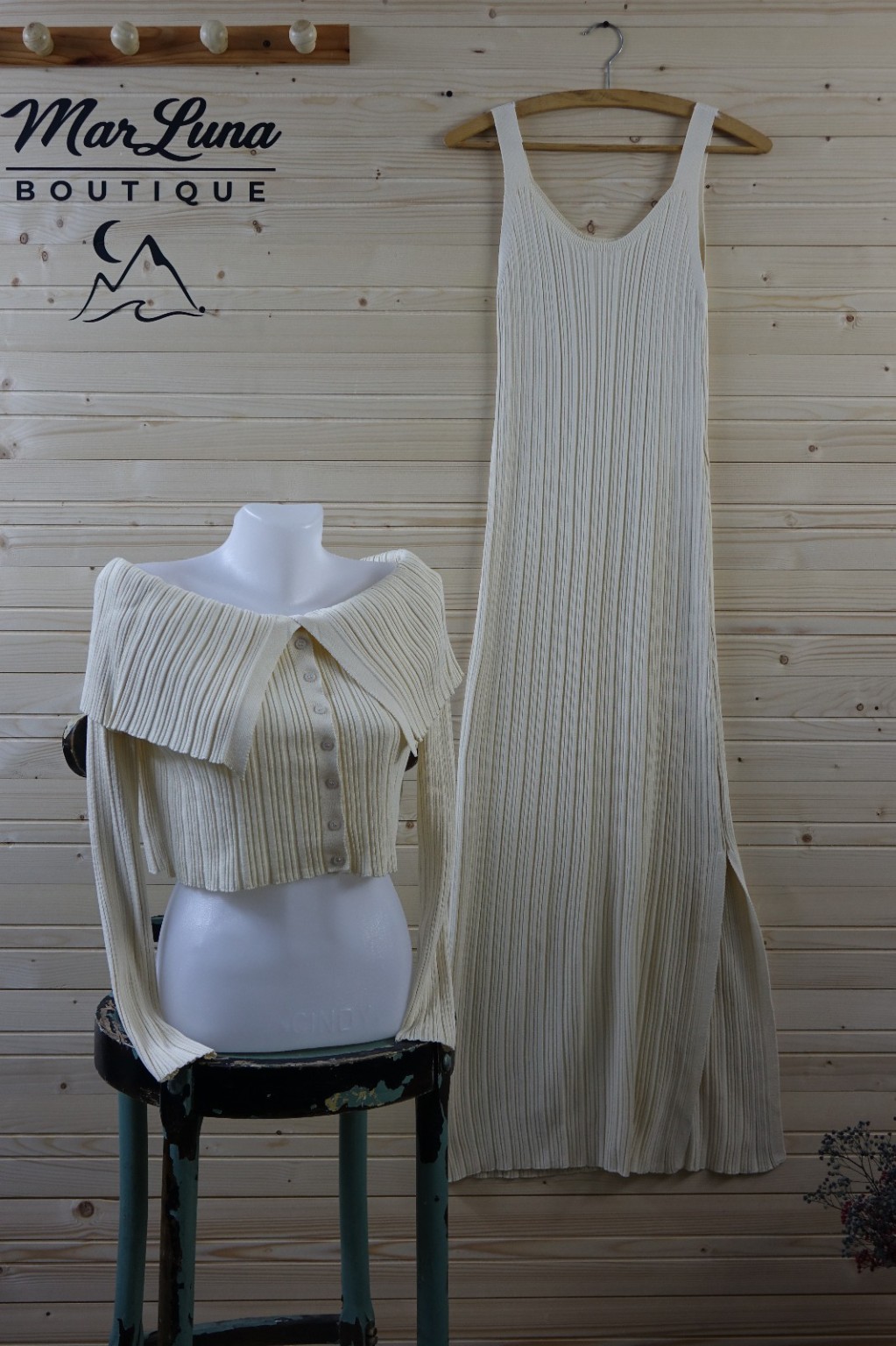 Kadın Uzun Triko Elbise Takım – Omuz Detaylı Hırkalı Boho Şık Elbise