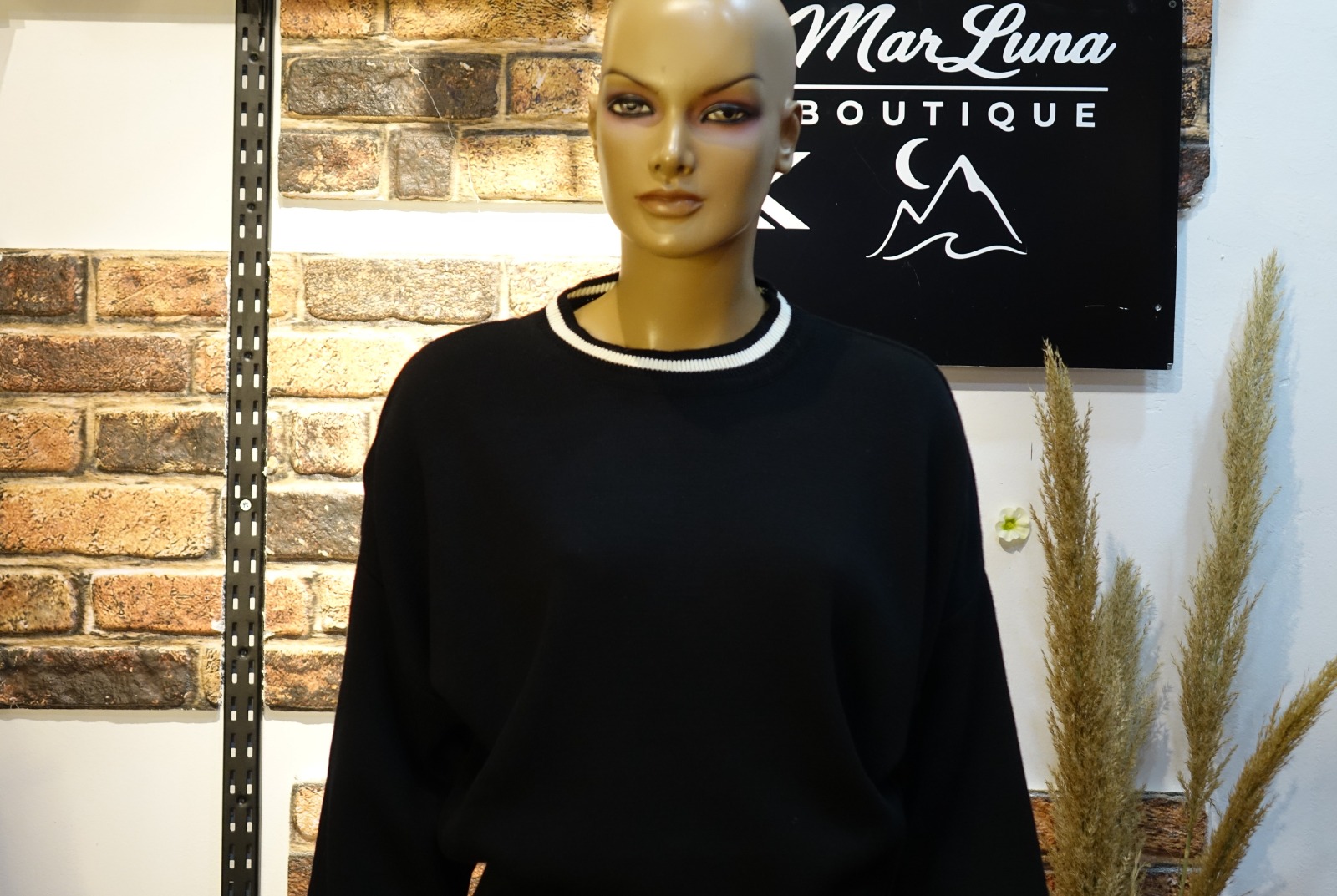 Minimal Detaylı Kadın Triko Takım – Standart Beden (Üst & Pantolon)