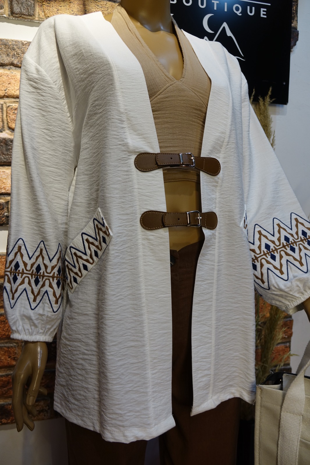 Bohem Yaz Kombini – Nakışlı Kimono, Crop Bluz ve Rahat Kesim Pantolon | MarLuna