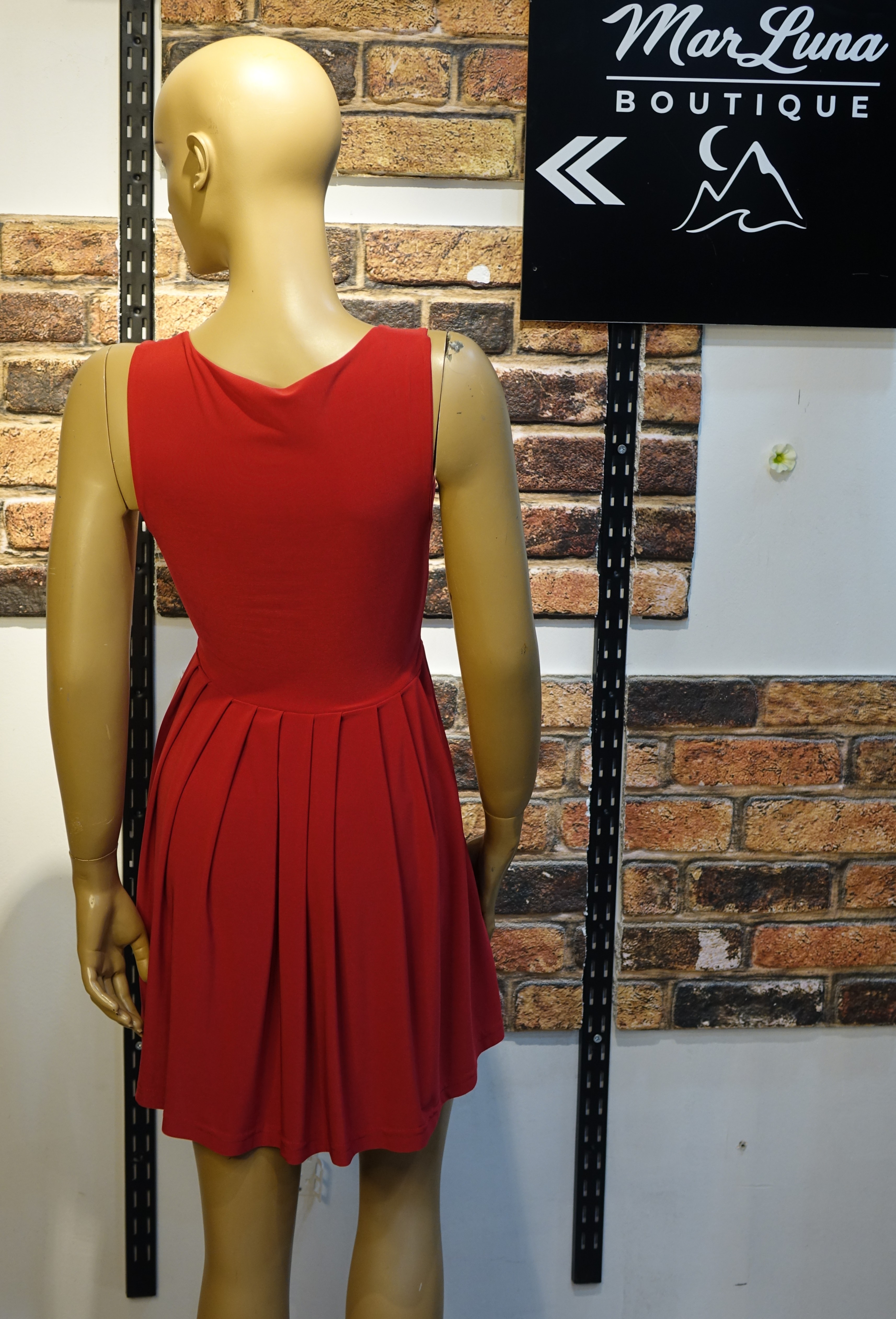 Kırmızı Kare Yaka Mini Kadın Elbise – Basic Fit Pileli Yazlık Günlük Elbise | MarLuna