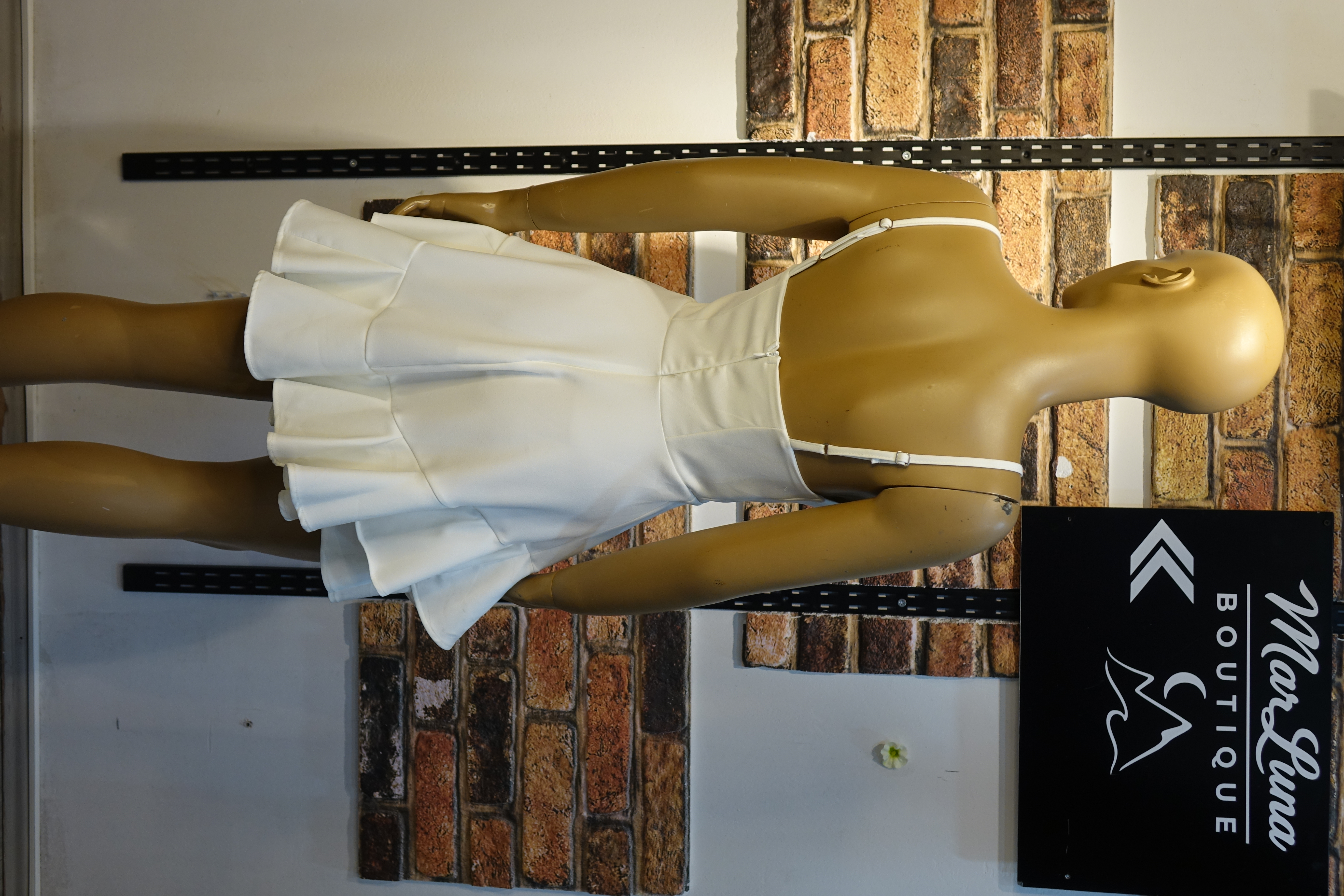 Beyaz Askılı Mini Kadın Elbise – Korsaj Detaylı Volanlı Şık Elbise | MarLuna