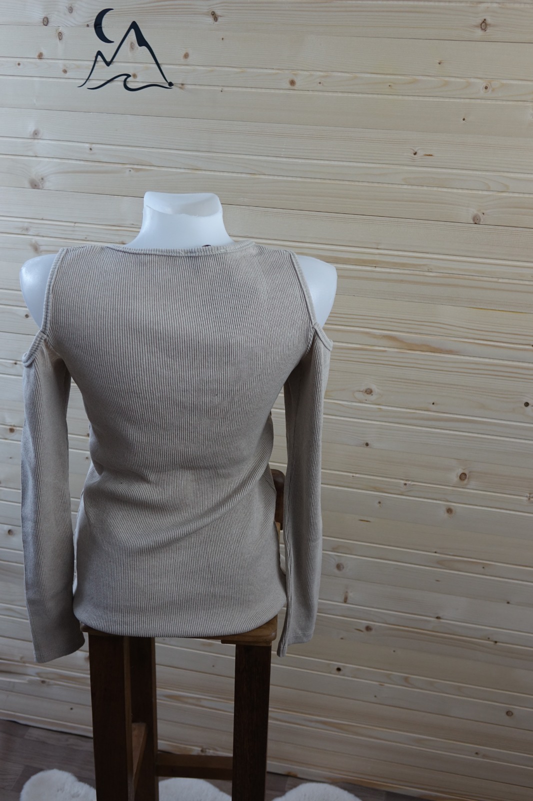 Bej Bağcıklı Omuz Dekolteli Bluz – Kadın Fitilli Uzun Kollu Bluz