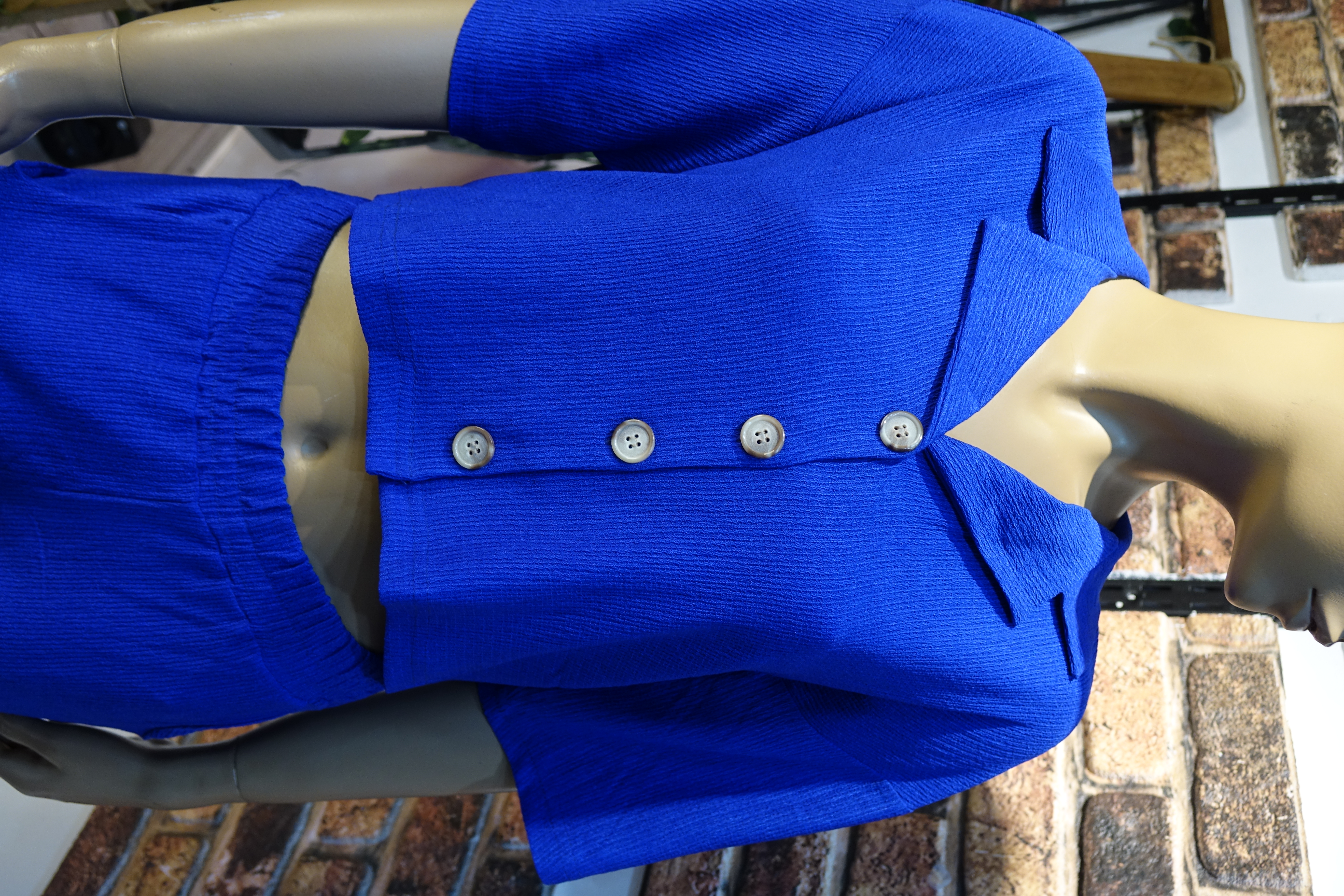 Saks Mavisi Kadın İkili Takım – Düğme Detaylı Crop Bluz ve Rahat Kesim Pantolon Takım | MarLuna