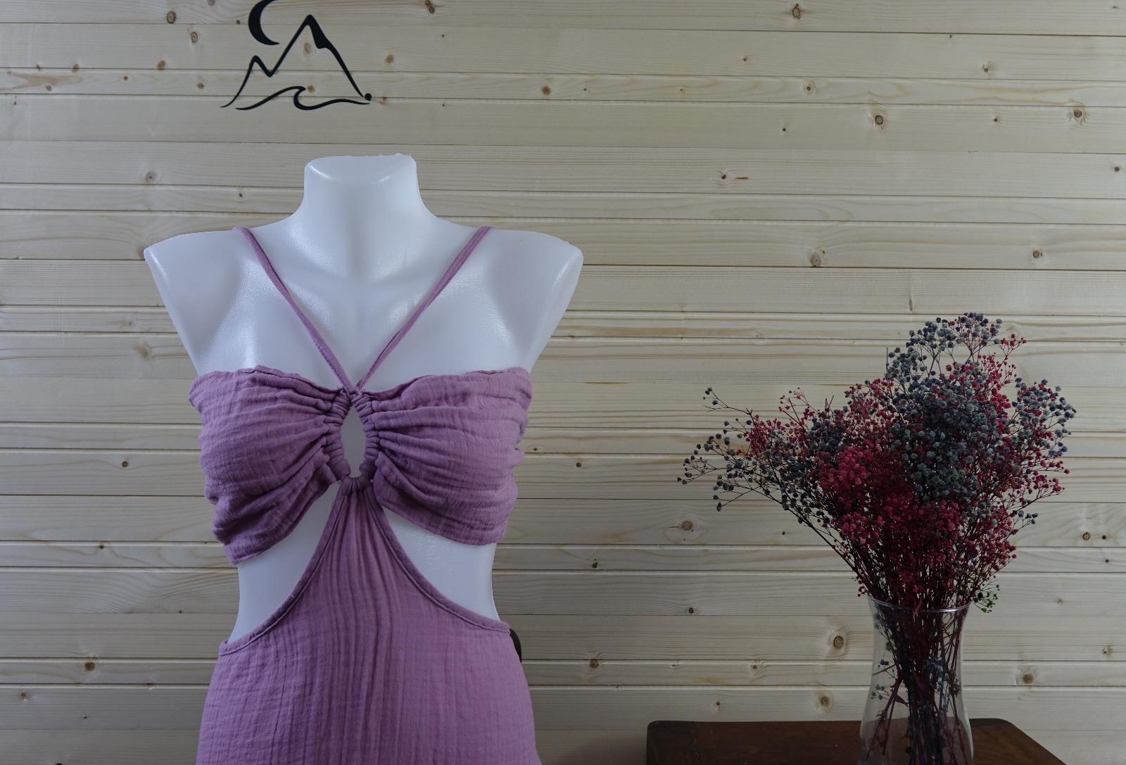 Gri Müslin Uzun Elbise – Göğüs Düğümlü Sırt Dekolteli Yazlık Kadın Elbise