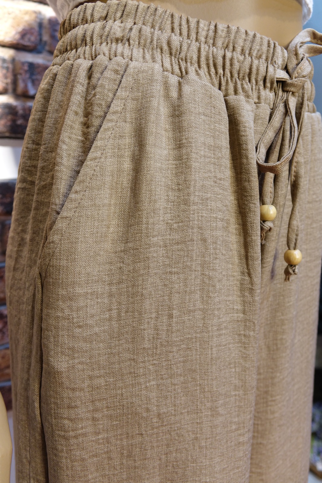 Doğal Bej Tonlu Kadın Pantolon – Hafif, Akışkan & Bohem Konfor