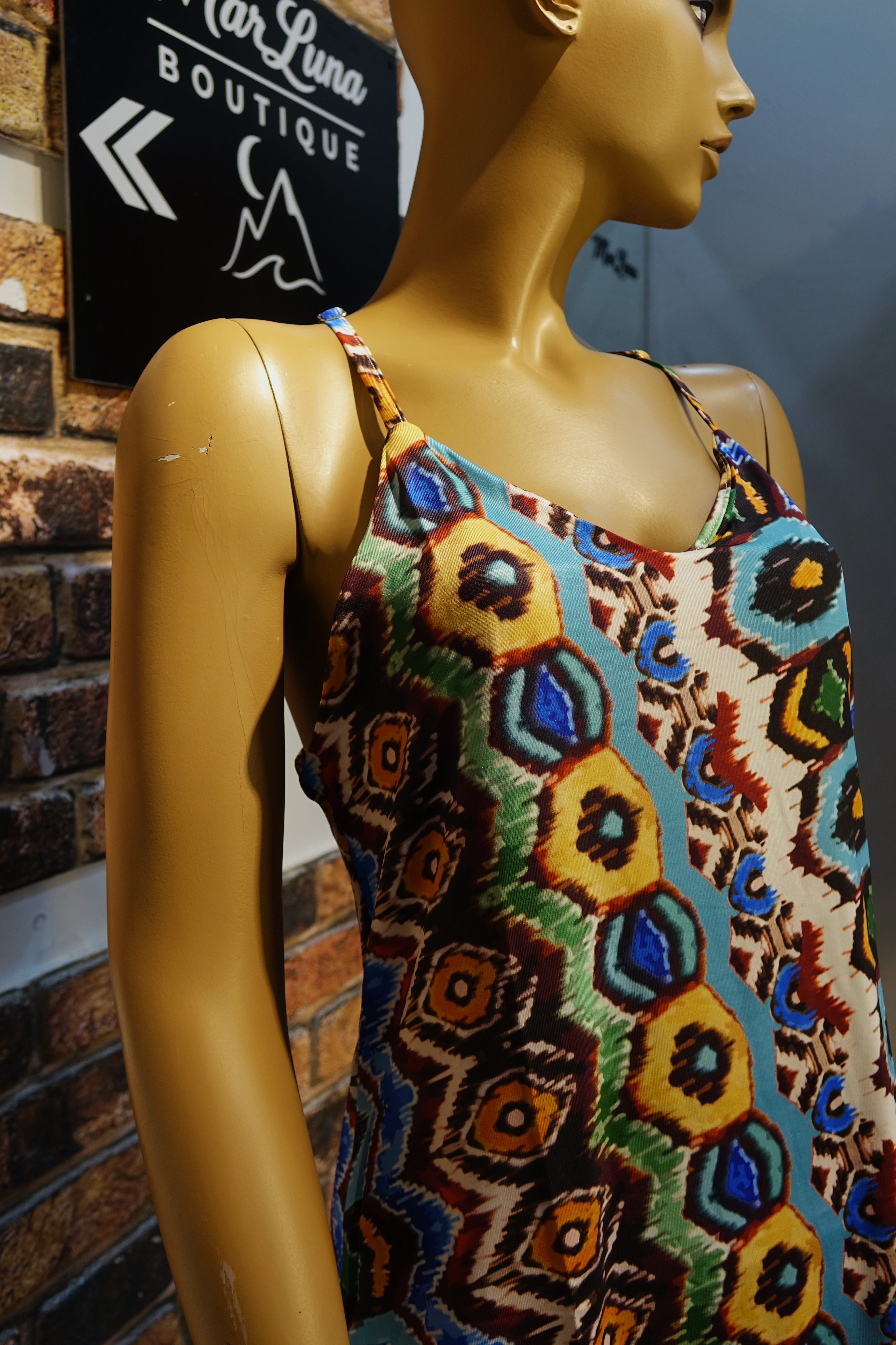 Boho Desenli Askılı Yazlık Kadın Elbise – Rahat Kesim Renkli Yazlık Elbise