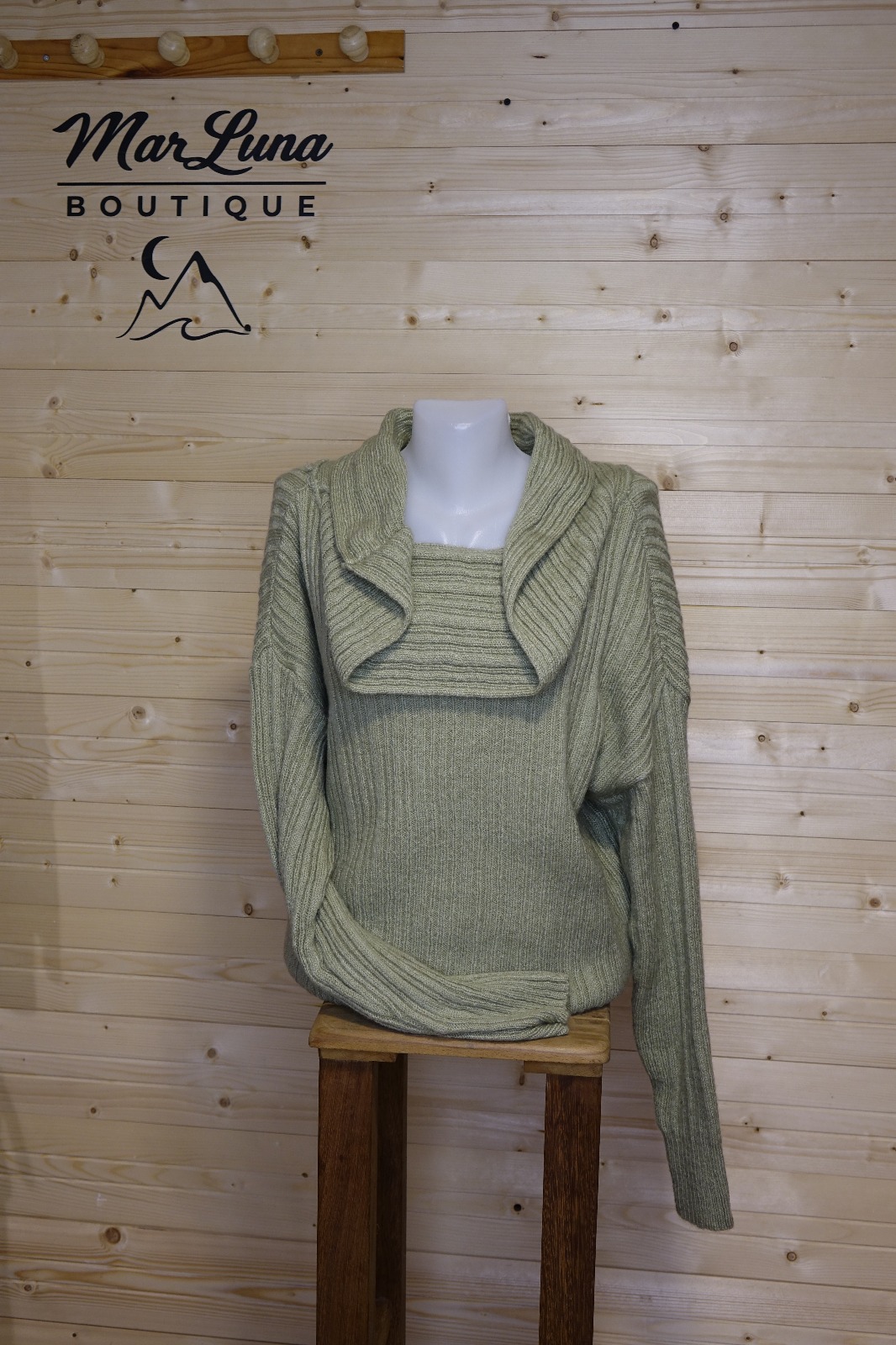 Madonna Yaka Triko Kazak – Yeşil Kadın Triko Kazak