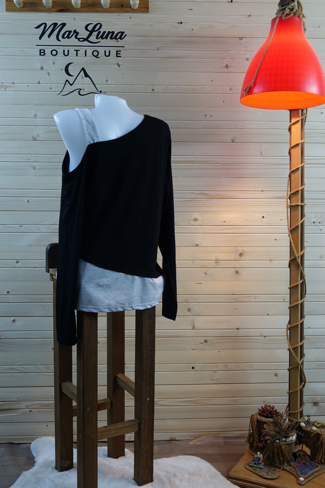 Omuz Dekolteli Katmanlı Kadın Bluz – Siyah Beyaz Modern Tasarım Bluz | MarLuna