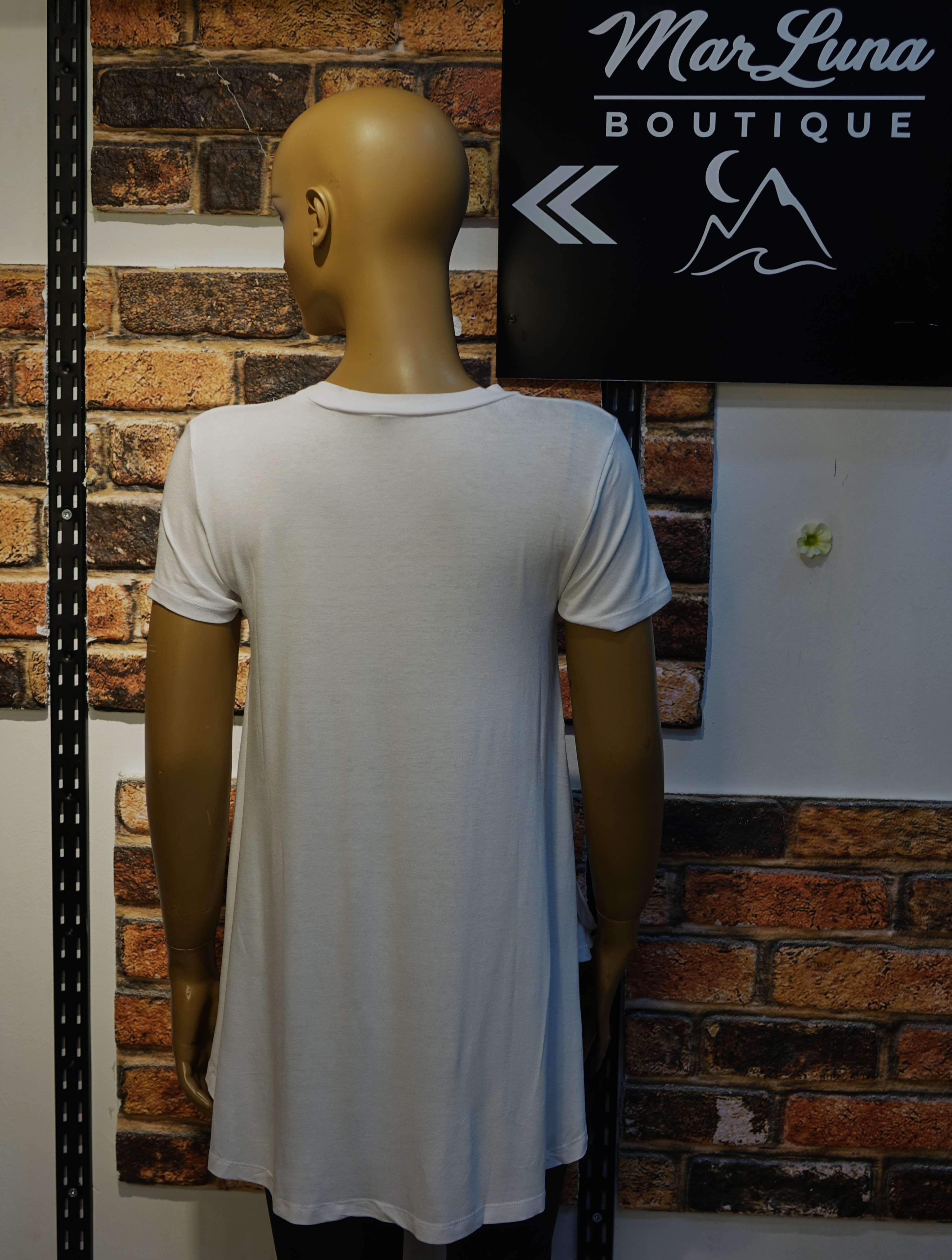 Beyaz Asimetrik Kadın T-Shirt | Rahat Kesim Yazlık Basic Bluz