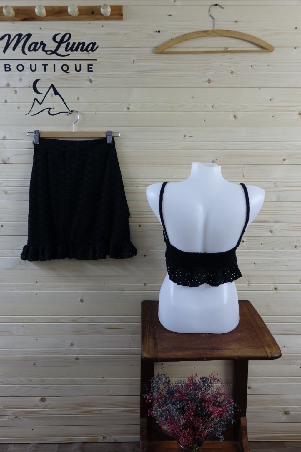 Kadın Crop Top Mini Etek Takım – Fırfırlı Yazlık Etek Bluz Kombin