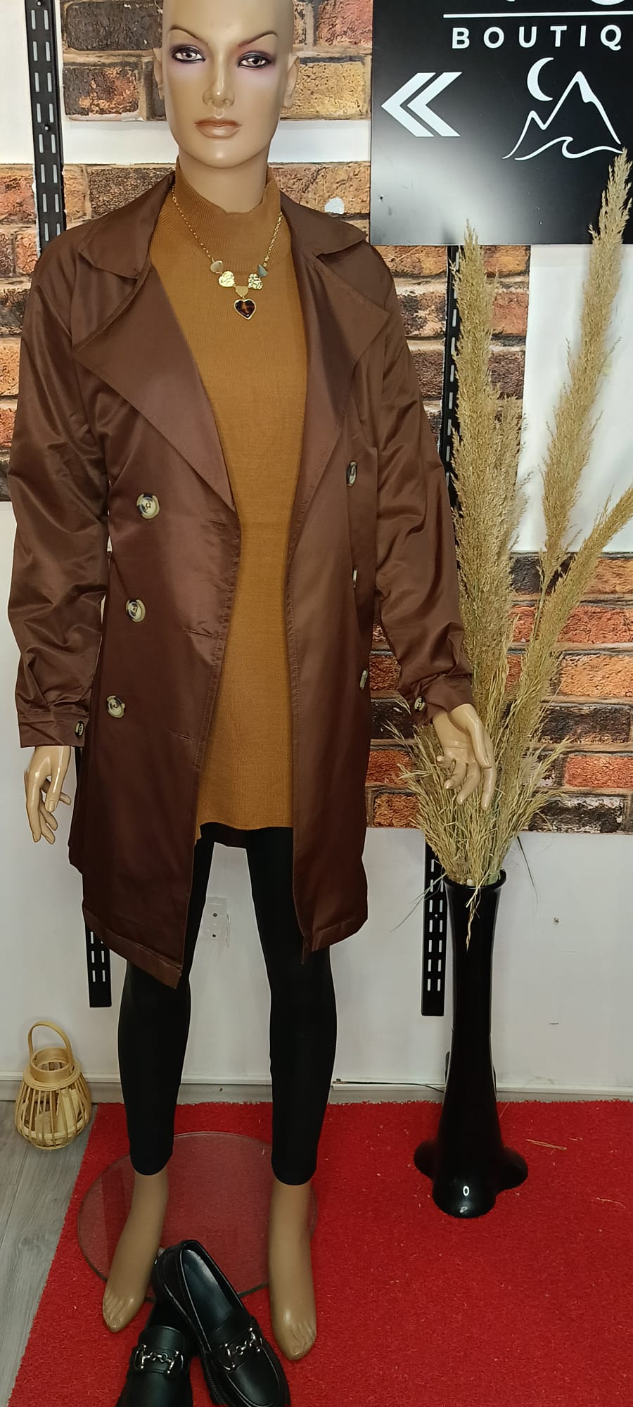 Klasik Kesim Kadın Trençkot | Düğmeli, Zamansız ve Şık