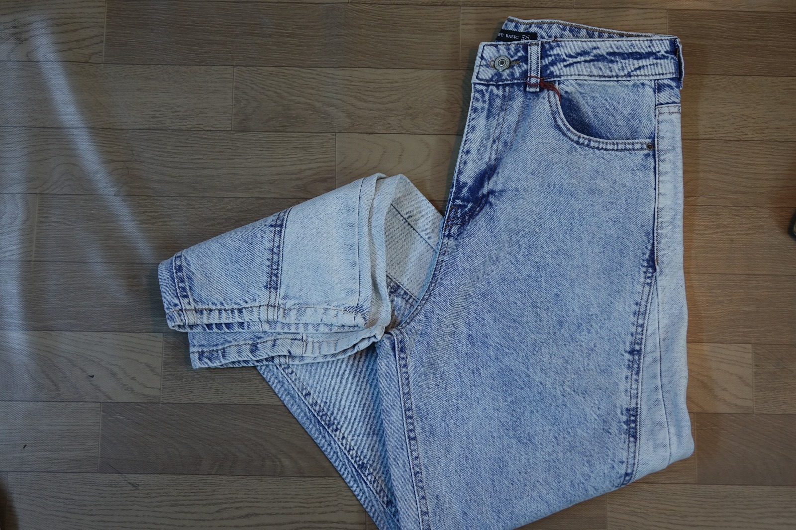 Açık Mavi Yüksek Bel Mom Jean – Kadın Taş Yıkama Denim Pantolon