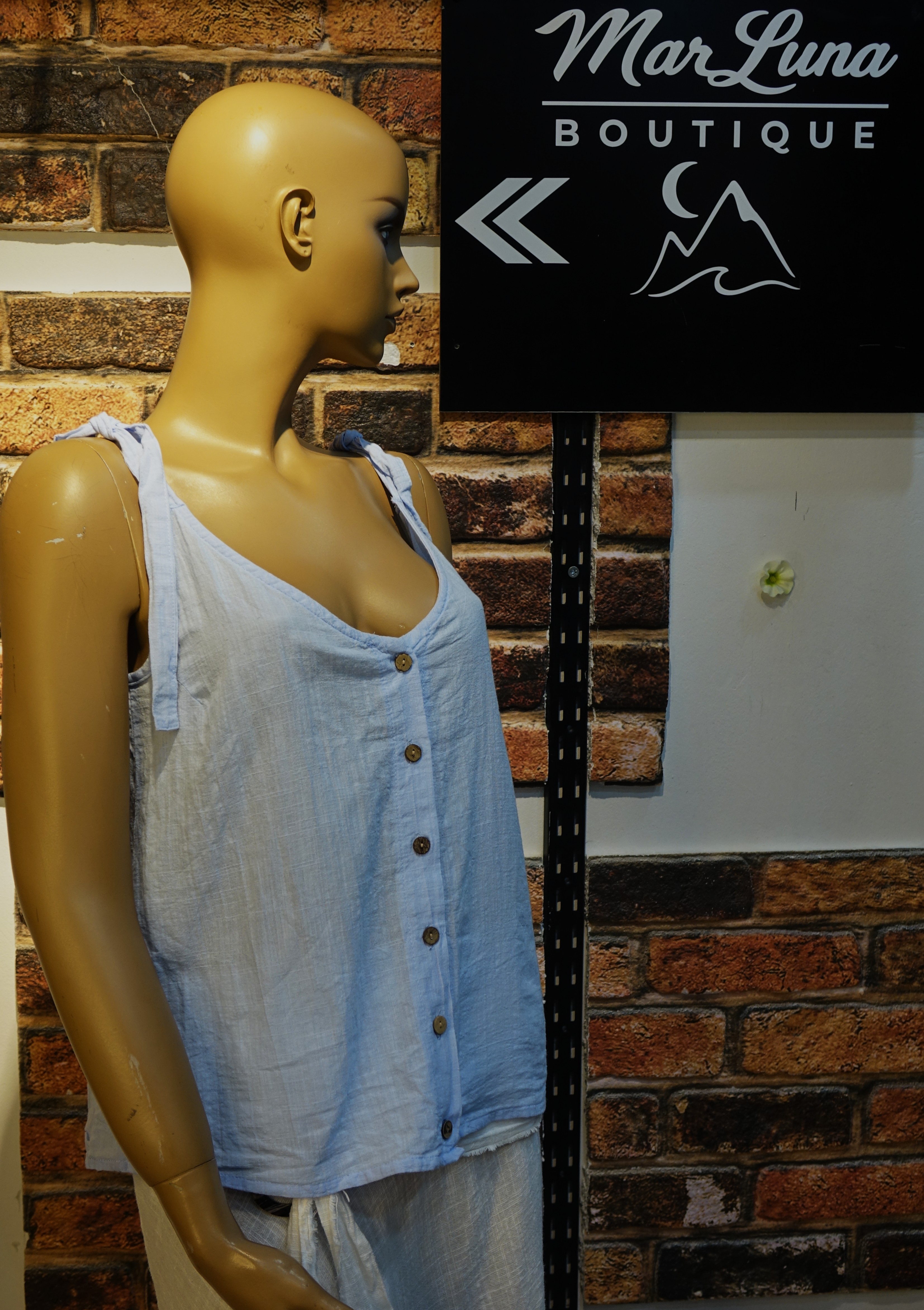 Açık Mavi Askılı Düğmeli Kadın Bluz – Yazlık Rahat Kadın Üst | MarLuna