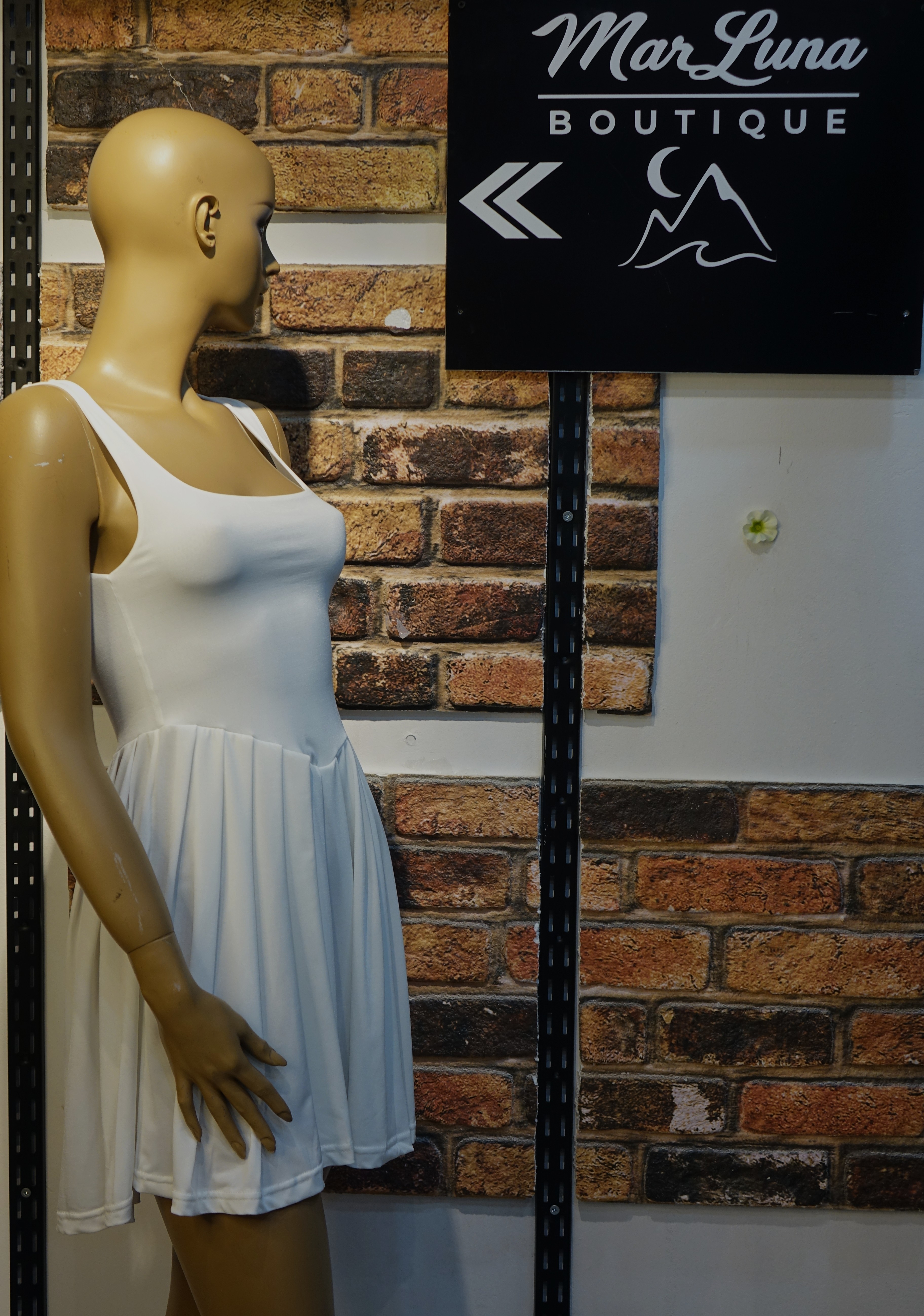 Beyaz Kare Yaka Mini Kadın Elbise – Basic Fit Yazlık Günlük Elbise | MarLuna