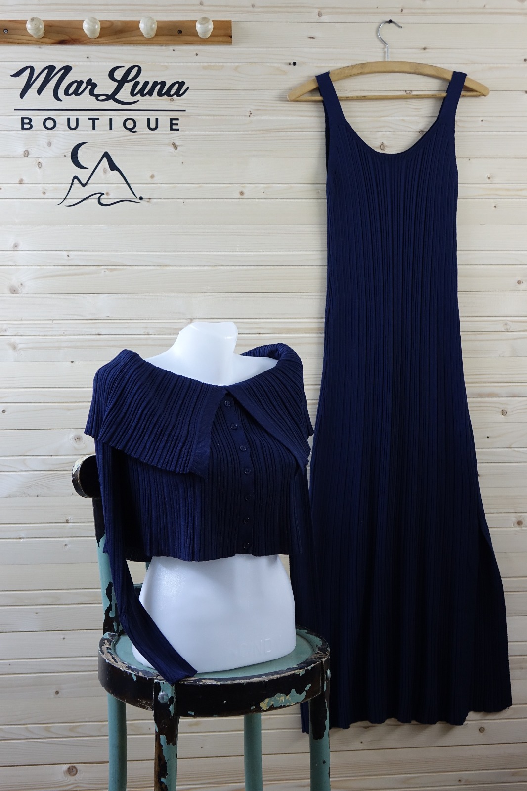 İki Parça Omuz Detaylı Fitilli Triko Takım – Lacivert Maxi Elbise & Crop Üst | MarLuna Elegant Knit Set