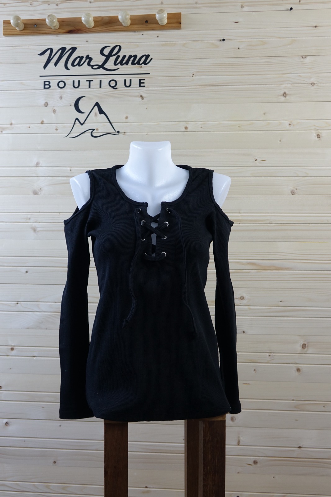 Bej Bağcıklı Omuz Dekolteli Bluz – Kadın Fitilli Uzun Kollu Bluz