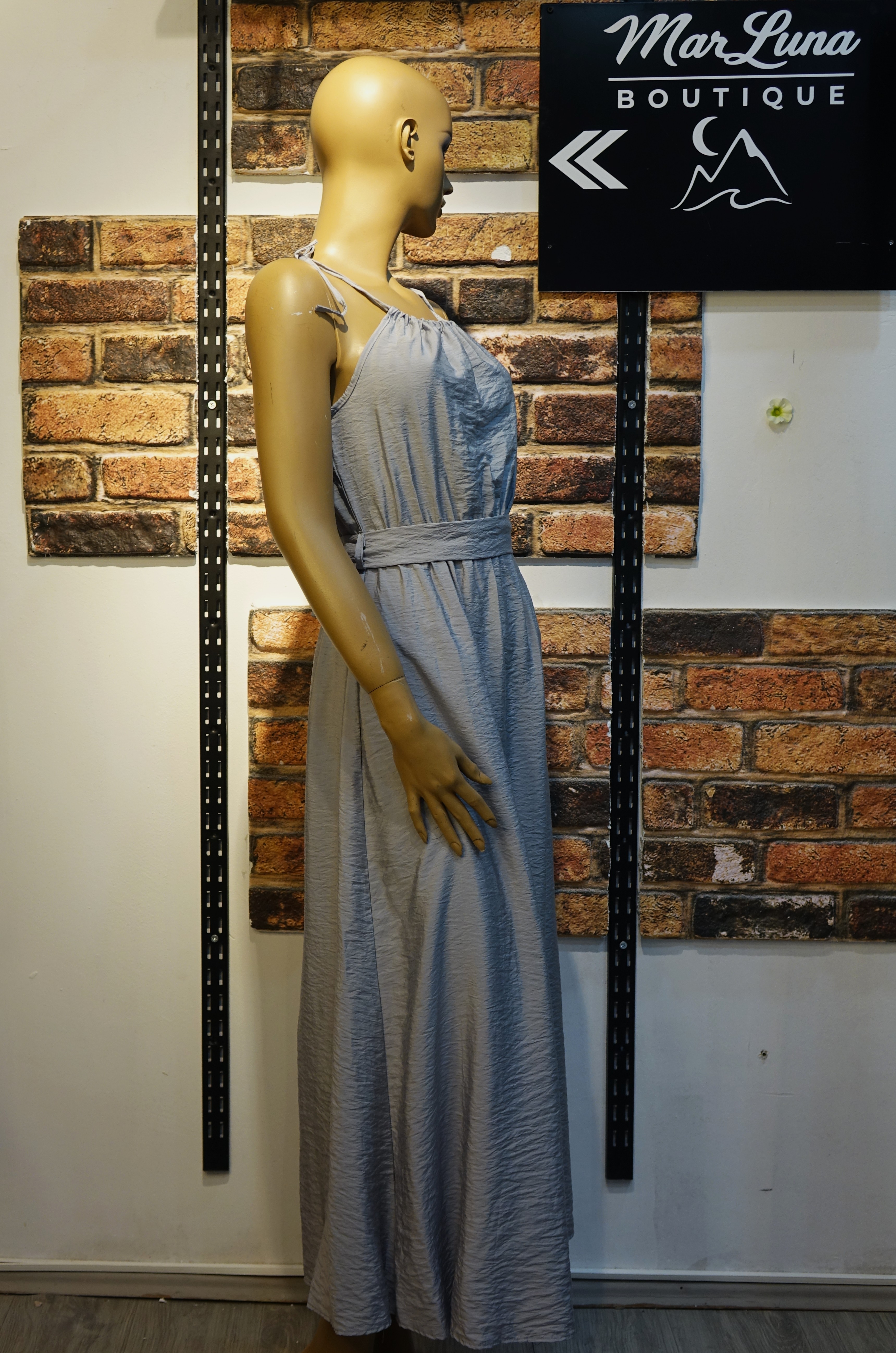 Gri Askılı Uzun Kadın Elbise – Bel Kuşaklı Rahat Kesim Yazlık Maxi Elbise | MarLuna