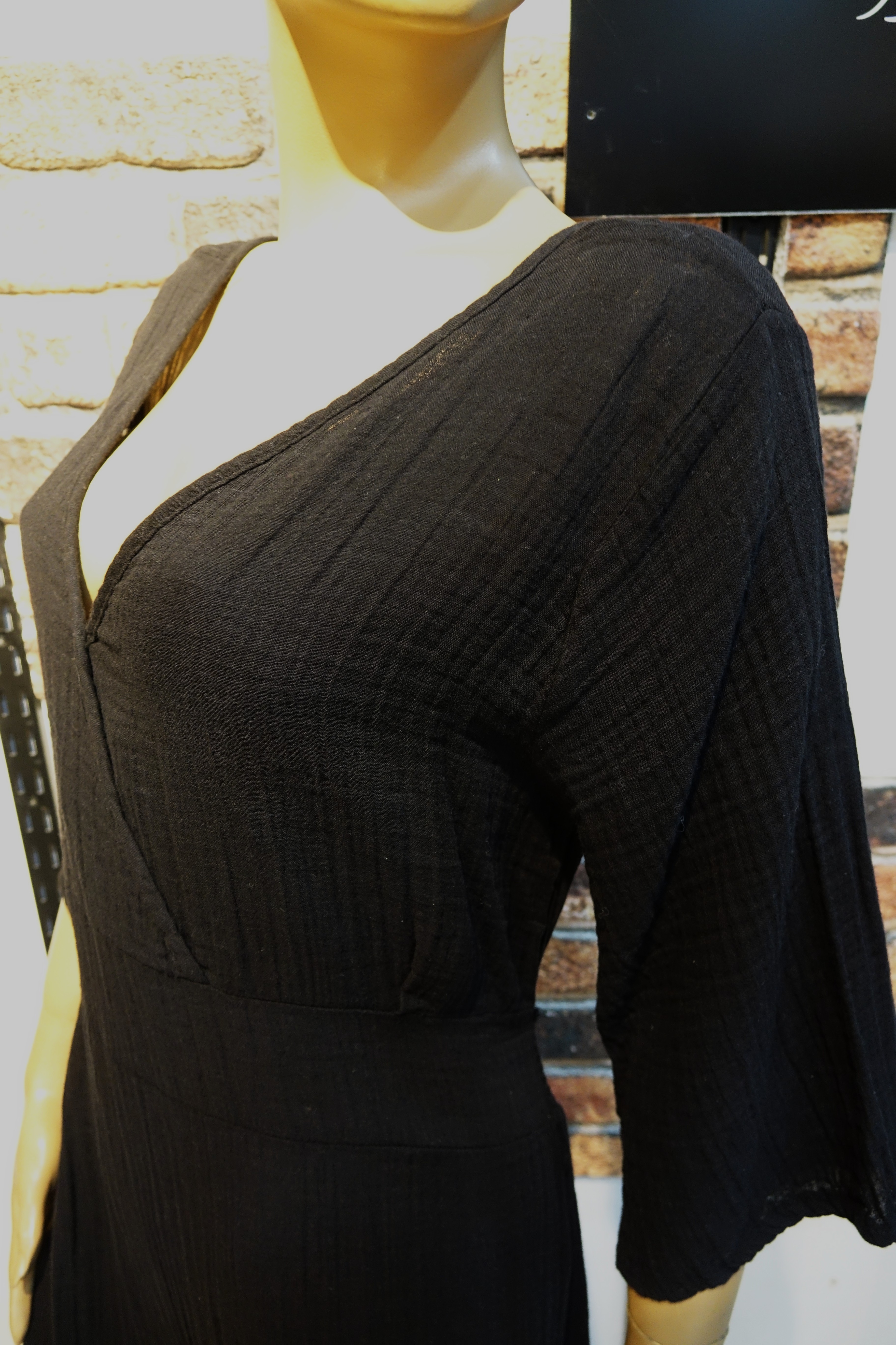 Siyah Sırt Dekolteli Uzun Kadın Elbise – V Yaka Bel Detaylı Boho Yazlık Maxi Elbise | MarLuna