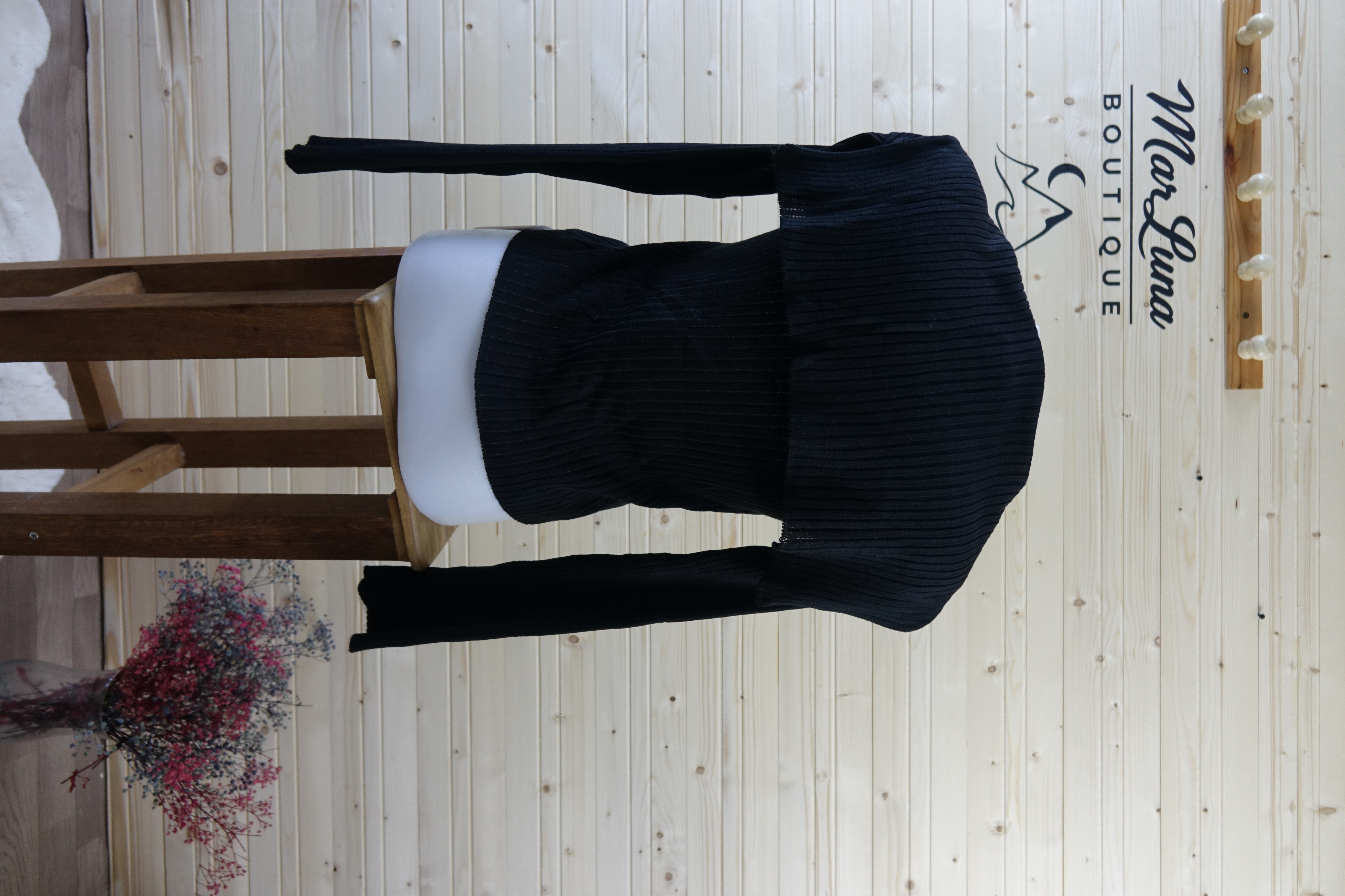 Siyah Fermuarlı Fit Triko Üst