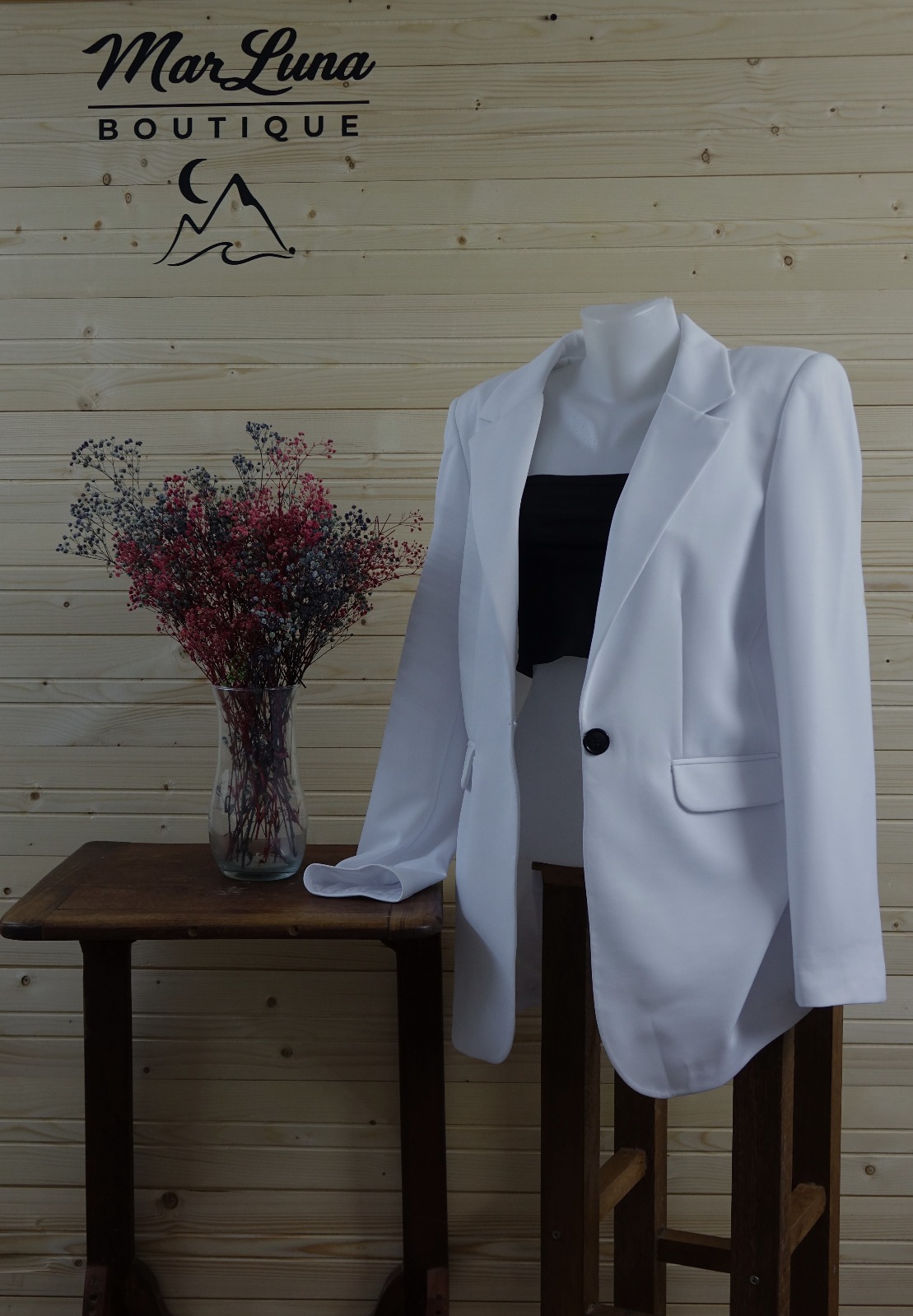 Siyah Yelek Beyaz Blazer Ceket Pantolon Kadın Kombin – Modern Ofis Şıklığı Takım