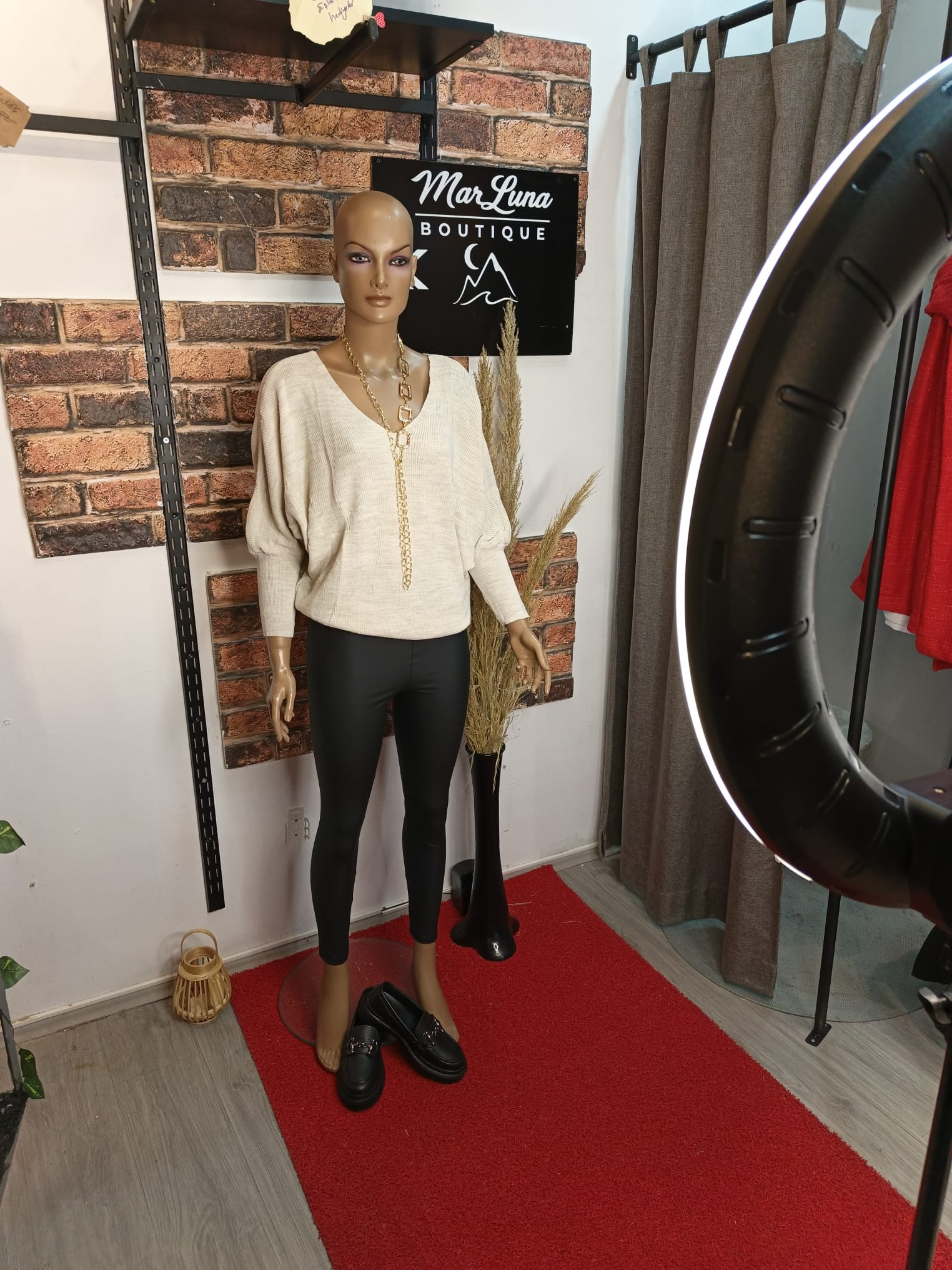 V Yaka Rahat Kesim Kadın Triko Üst | Zamansız ve Şık