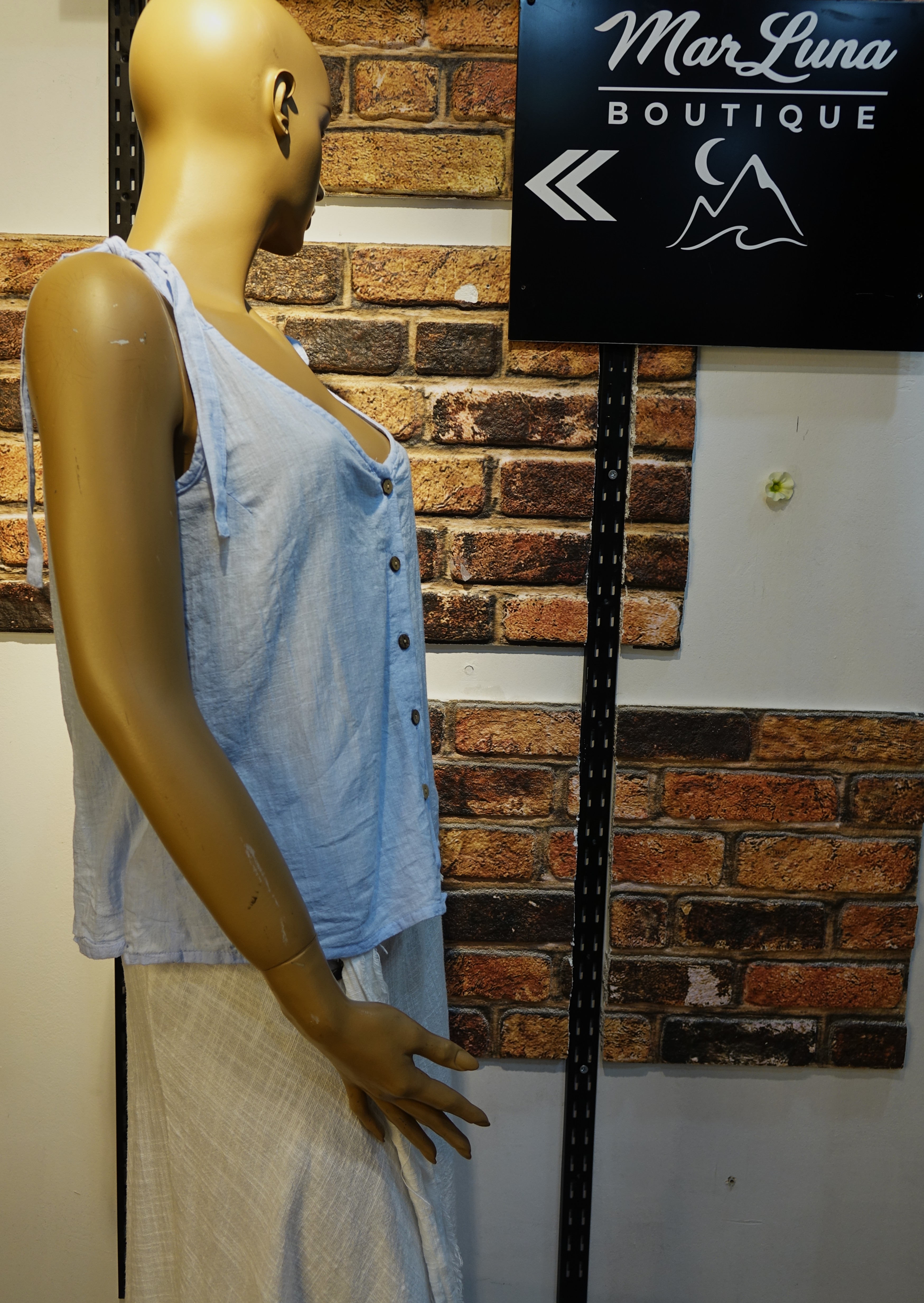 Açık Mavi Askılı Düğmeli Kadın Bluz – Yazlık Rahat Kadın Üst | MarLuna