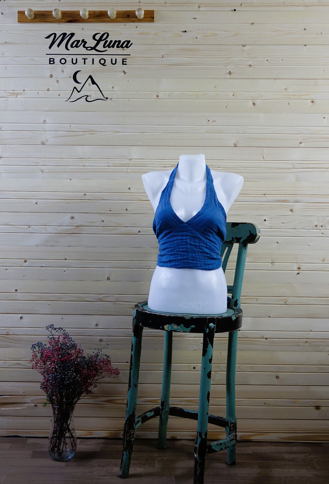 Müslin Halter Yaka Crop Bluz – Bağlamalı Sırt Detaylı Yazlık Kadın Üst