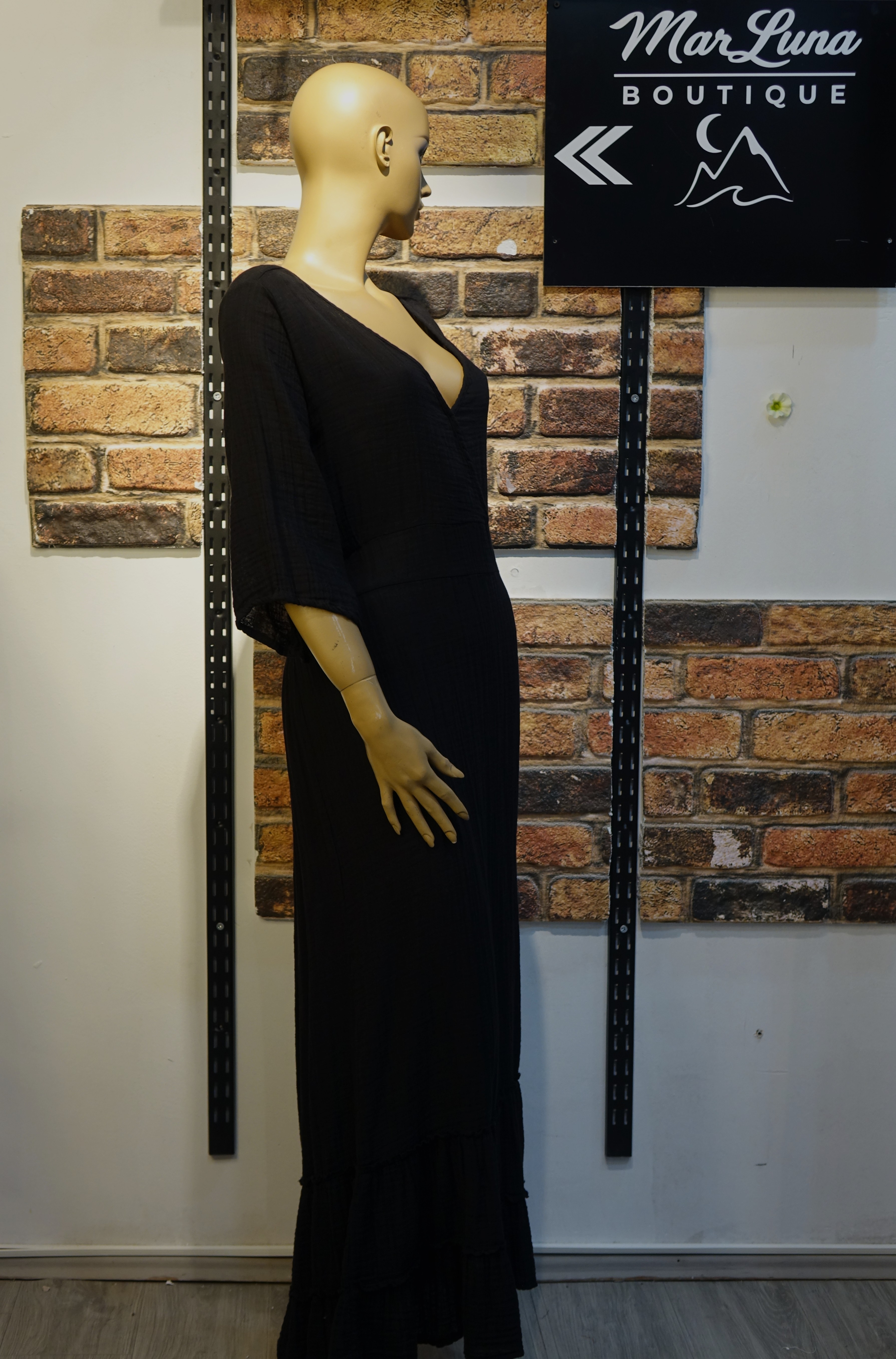 Siyah Sırt Dekolteli Uzun Kadın Elbise – V Yaka Bel Detaylı Boho Yazlık Maxi Elbise | MarLuna