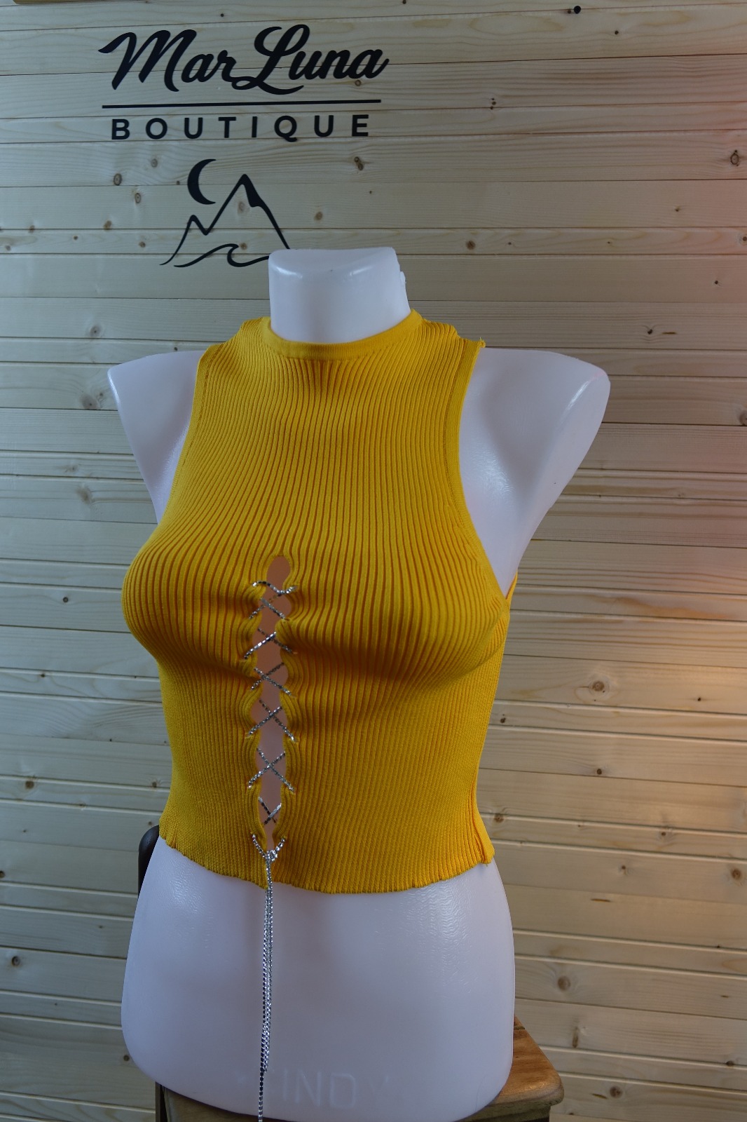 Sarı Bağcık Detaylı Halter Yaka Ribana Crop Top – Yazlık Kadın Bluz