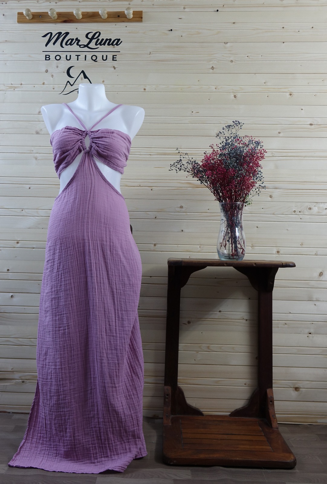 Gri Müslin Uzun Elbise – Göğüs Düğümlü Sırt Dekolteli Yazlık Kadın Elbise