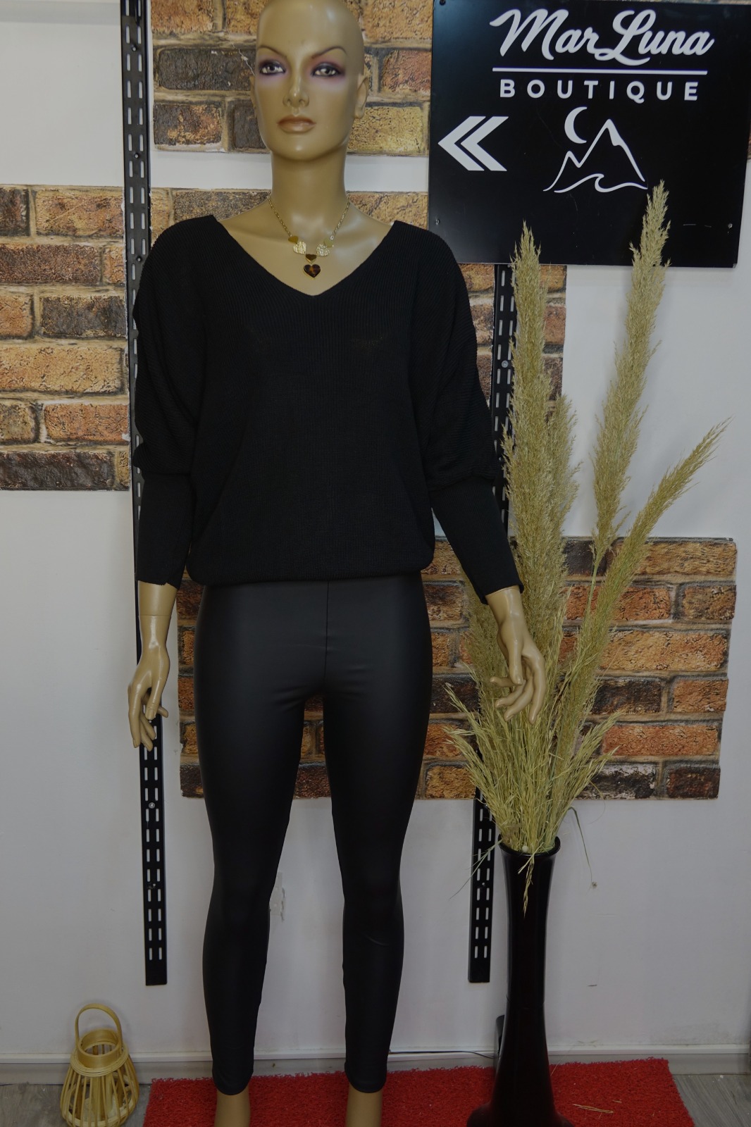 V Yaka Dökümlü Triko Kadın Üst | Rahat Kesim, Günlük Şıklık