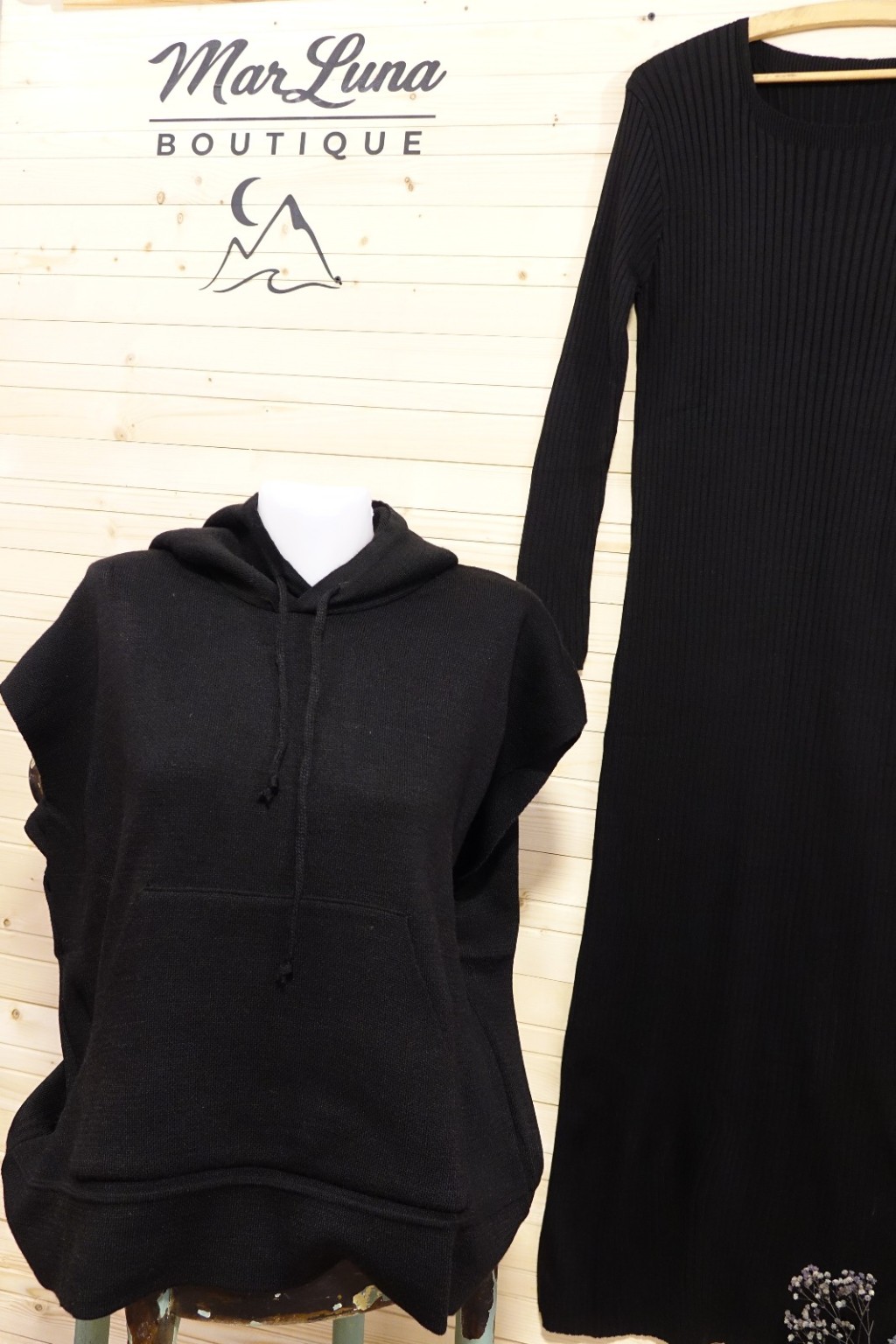 Çift Kullanımlı Siyah Kapüşonlu Oversize Sweat & Uzun Triko Elbise Kadın Kombin – Rahat Günlük Stil
