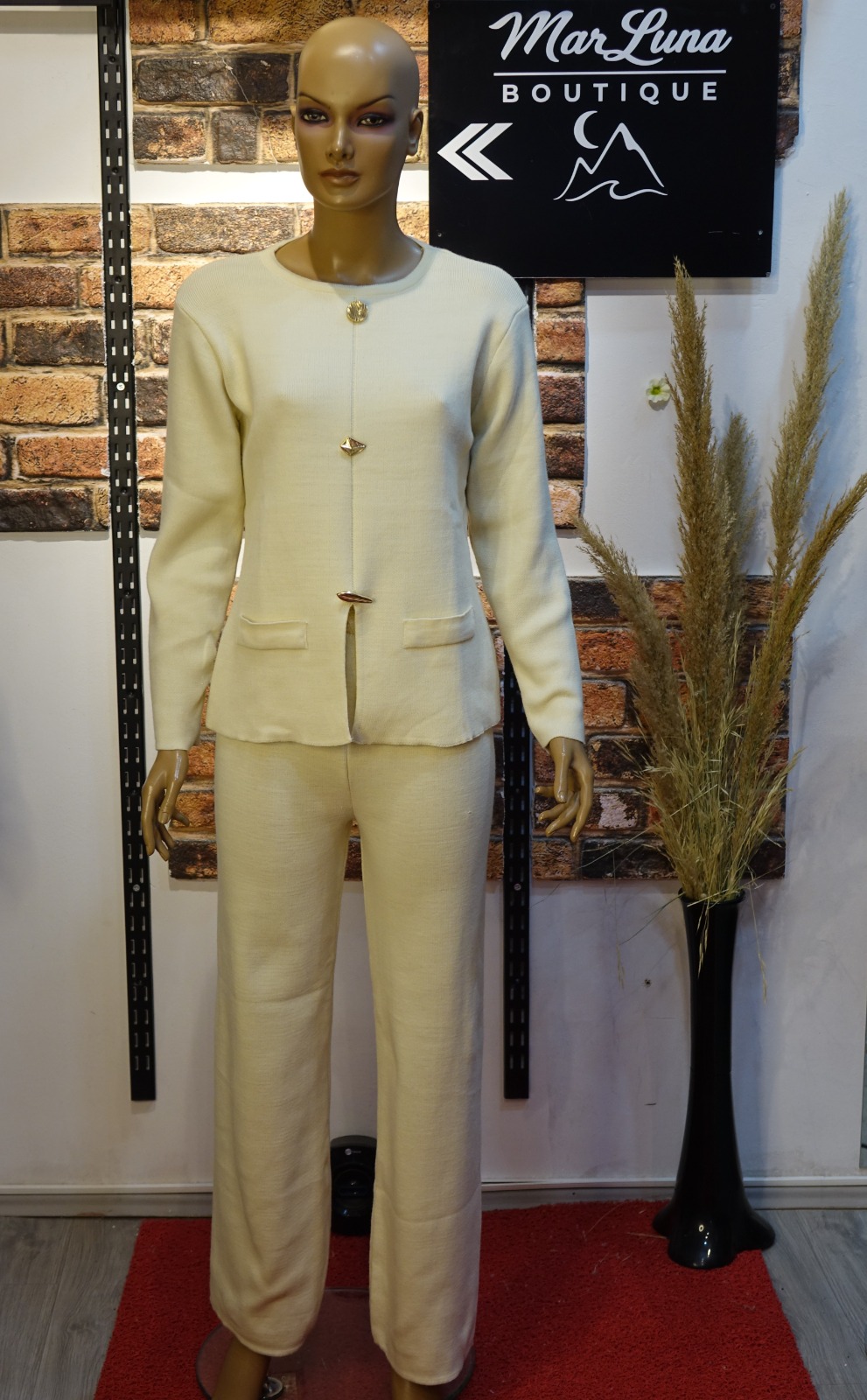 Zamansız Şıklık Kadın Triko Takım – Standart Beden (Üst & Pantolon)